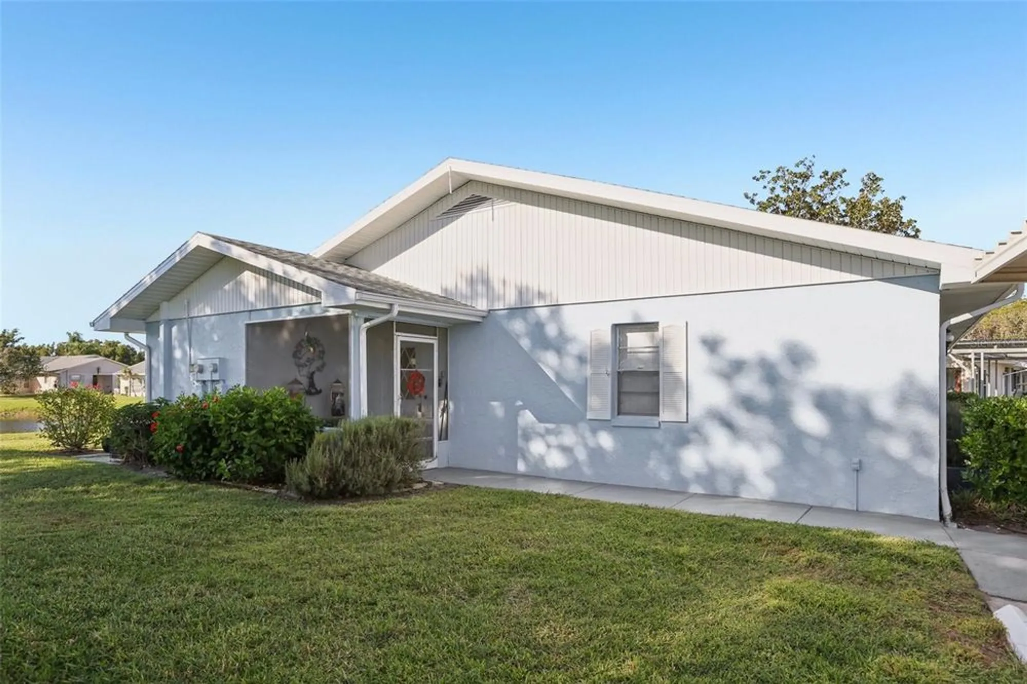 Property Slideshow image 27 of 55 | 2339 glenmore cir, Sun City Center, FL, 33573