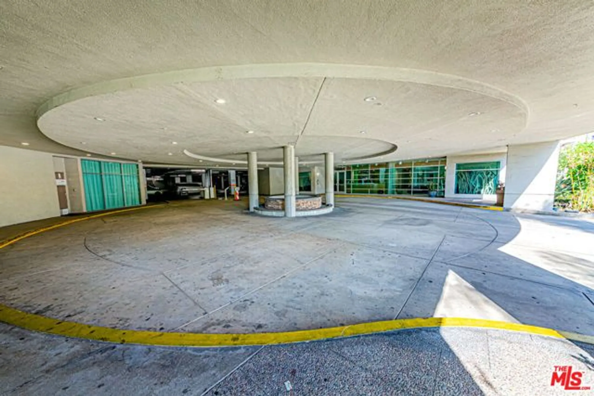 Property Slideshow image 32 of 33 | 267 s san pedro st unit 608, Los Angeles, CA, 90012