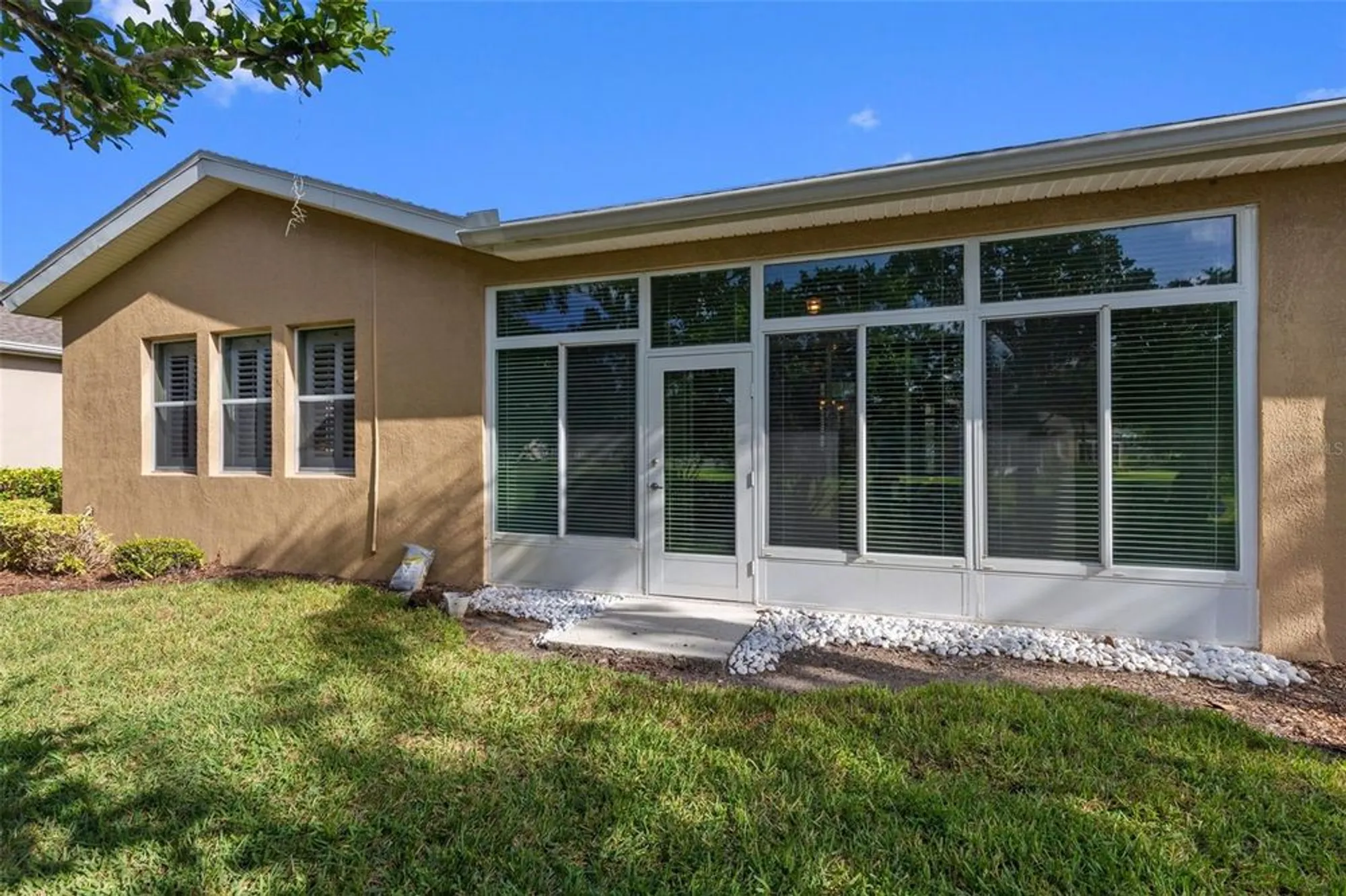 Property Slideshow image 12 of 64 | 2404 kensington greens dr, Sun City Center, FL, 33573