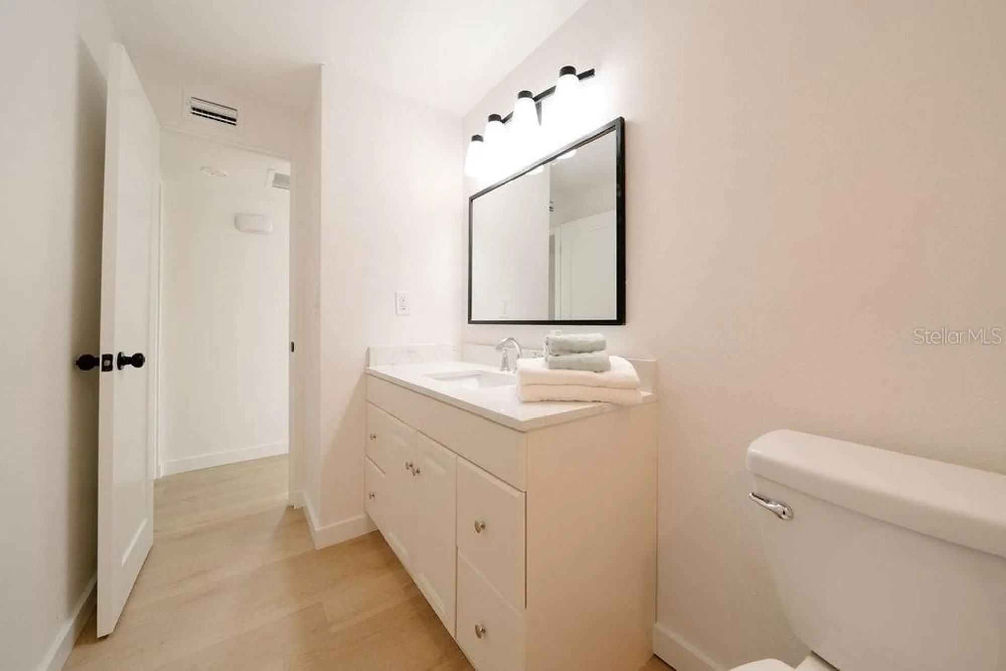 Property Slideshow image 15 of 34 | 669 spanish dr n # 21, Longboat Key, FL, 34228