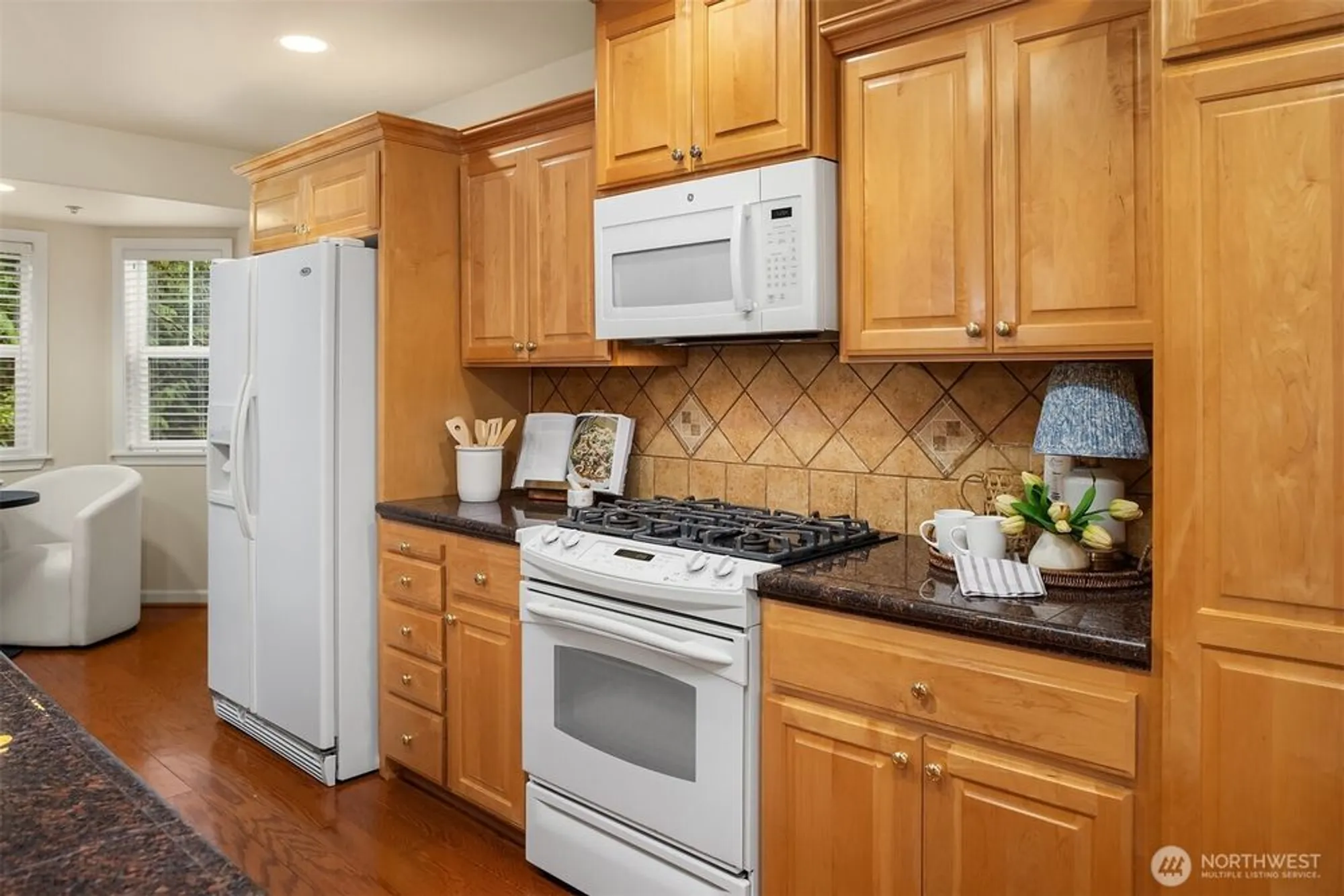 Property Slideshow image 16 of 40 | 4535 providence point pl 103, Issaquah, WA, 98029