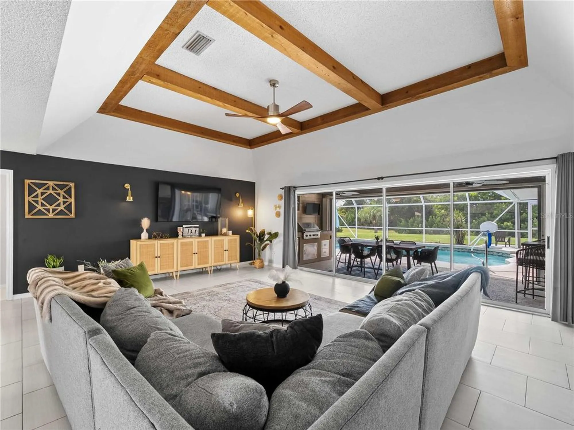 Property Slideshow image 10 of 61 | 523 warwick dr, Venice, FL, 34293