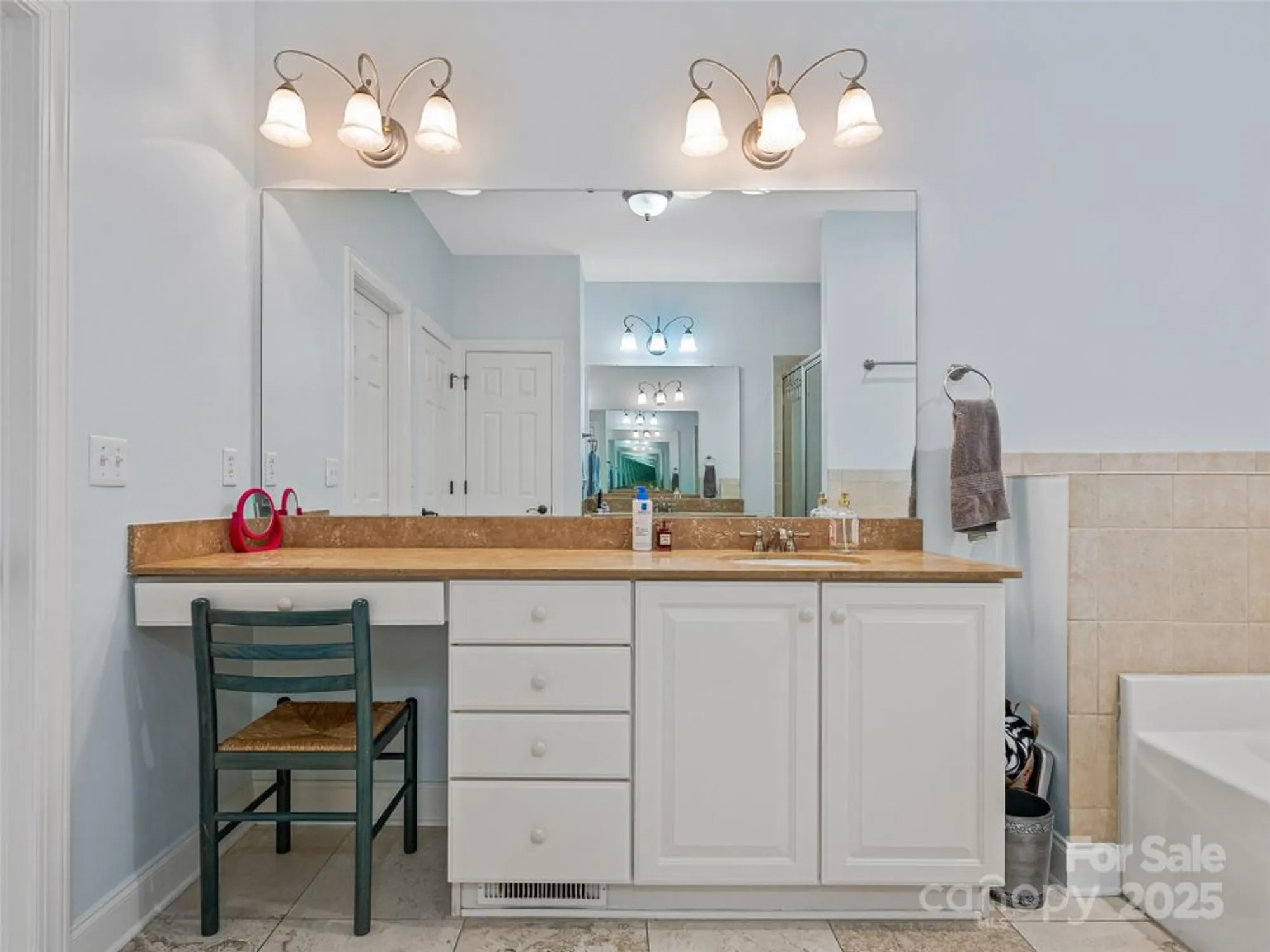 Property Slideshow image 25 of 36 | 257 fennel dun cir, Biltmore Lake, NC, 28715