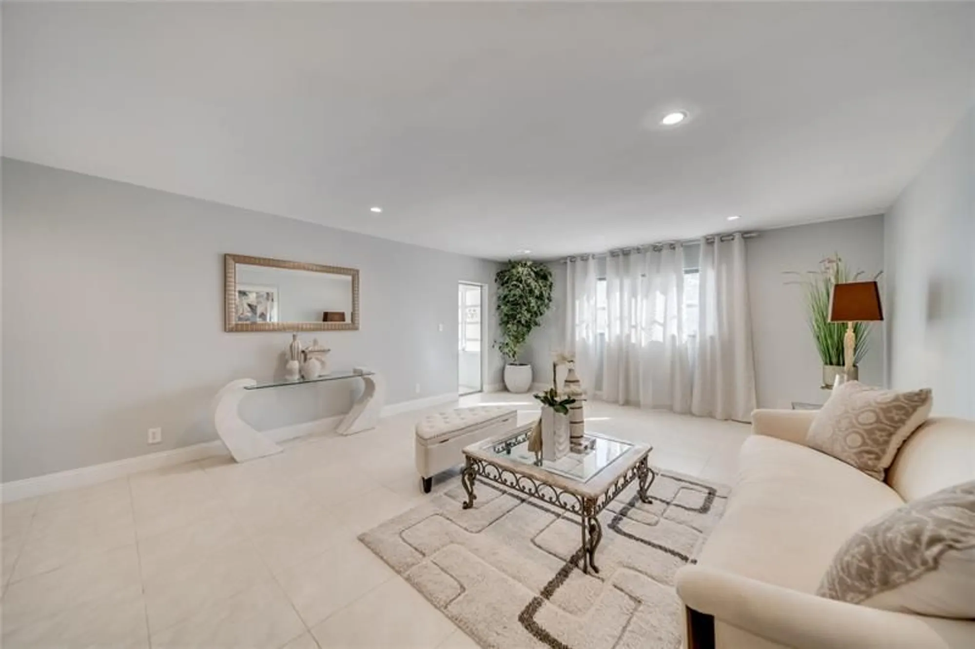 Property Slideshow image 13 of 43 | 2271 nw 47th ter 107, Lauderhill, FL, 33313