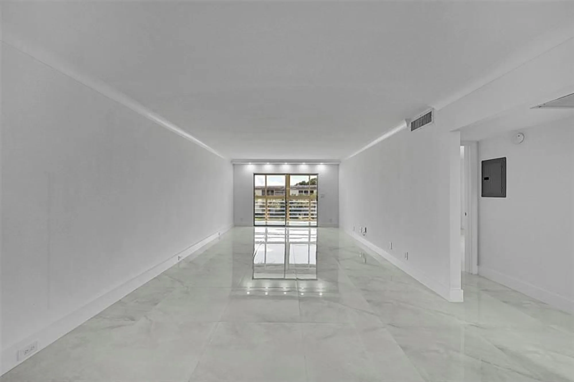 Property Slideshow image 26 of 65 | 2901 victoria cir m4, Coconut Creek, FL, 33066