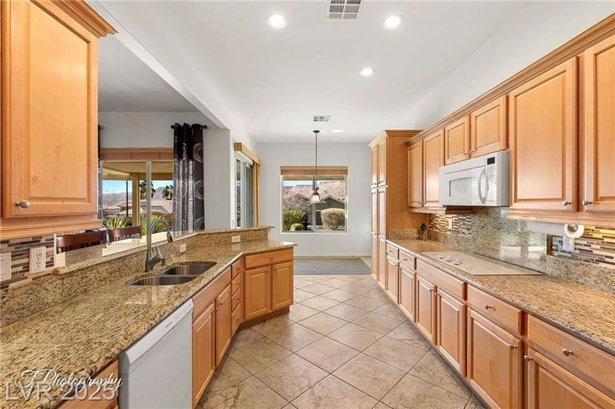 Property Slideshow image 12 of 46 | 993 starlight terrace way, Mesquite, NV, 89034