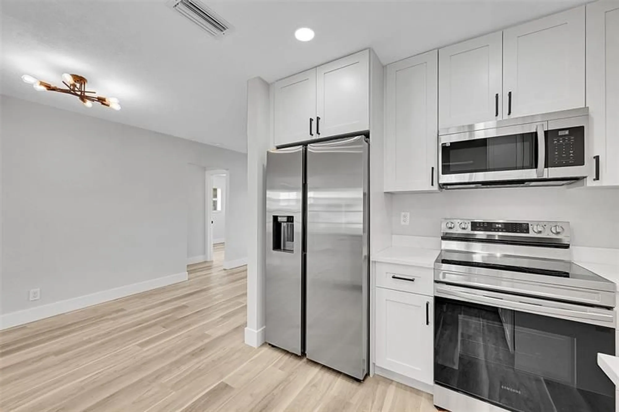 Property Slideshow image 14 of 35 | 6925 nw 11th st, Margate, FL, 33063