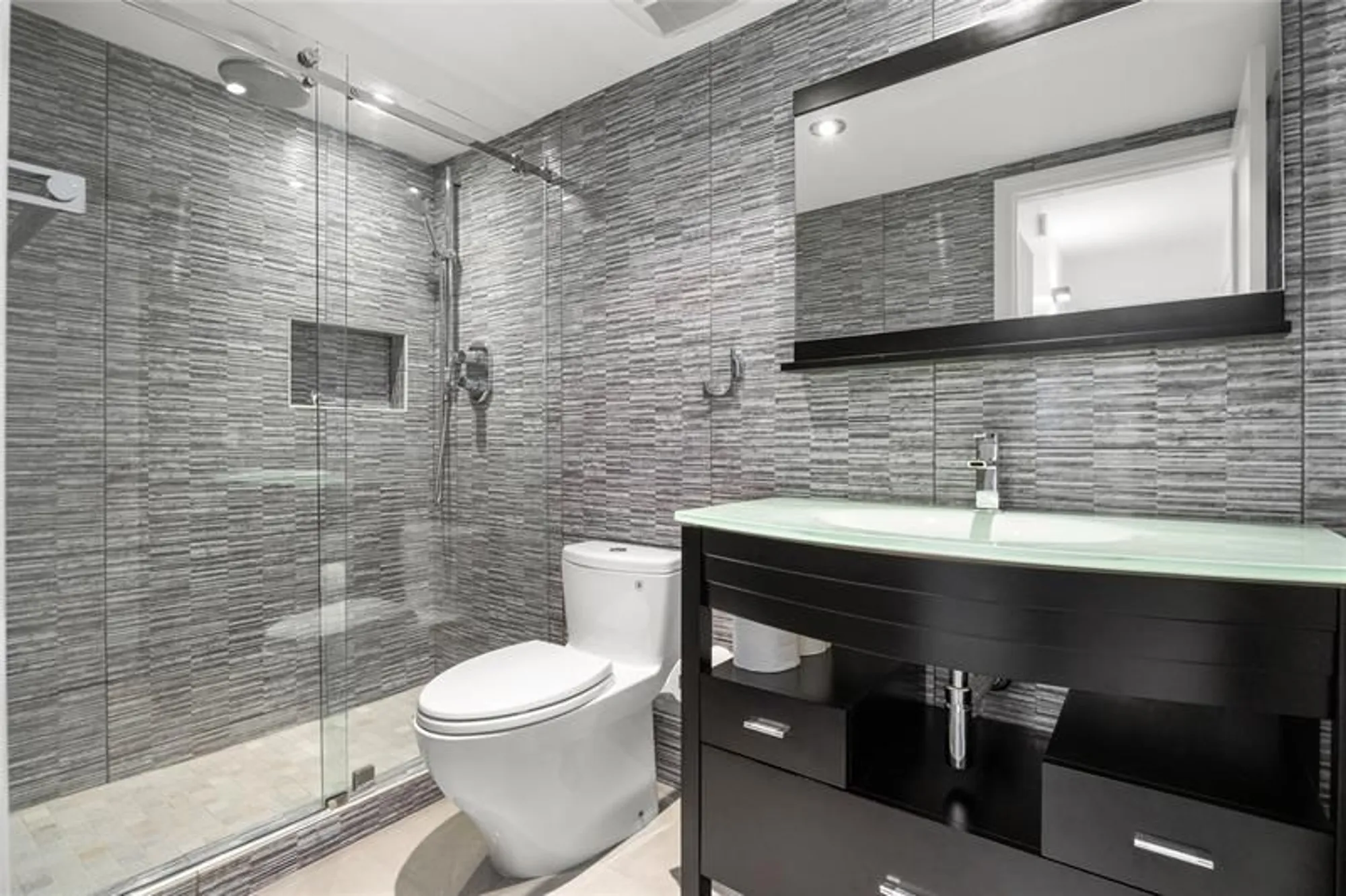 Property Slideshow image 30 of 50 | 1880 s ocean dr ts306, Hallandale Beach, FL, 33009