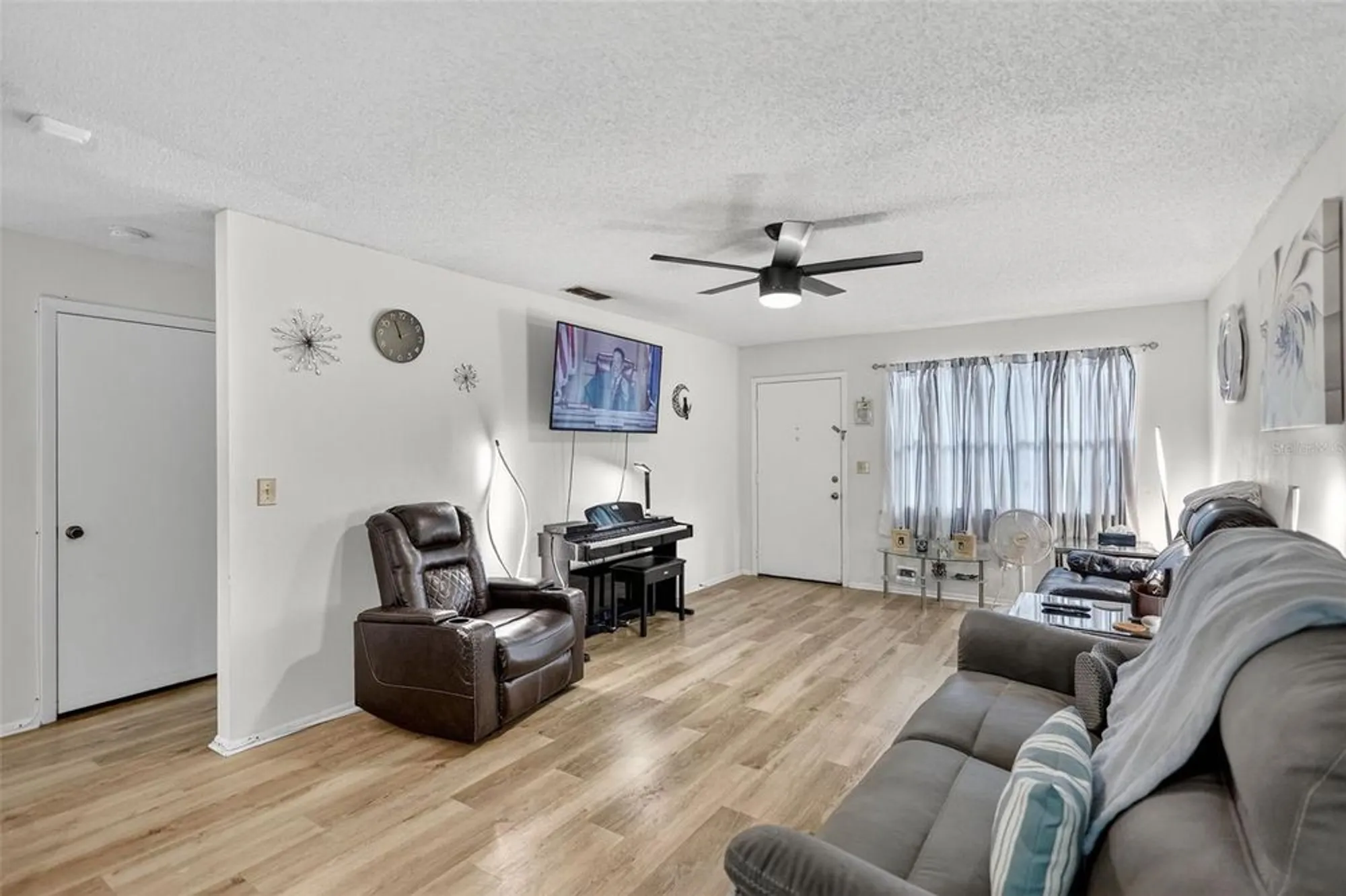 Property Slideshow image 12 of 36 | 5975 terrace park dr n unit 209, Saint Petersburg, FL, 33709