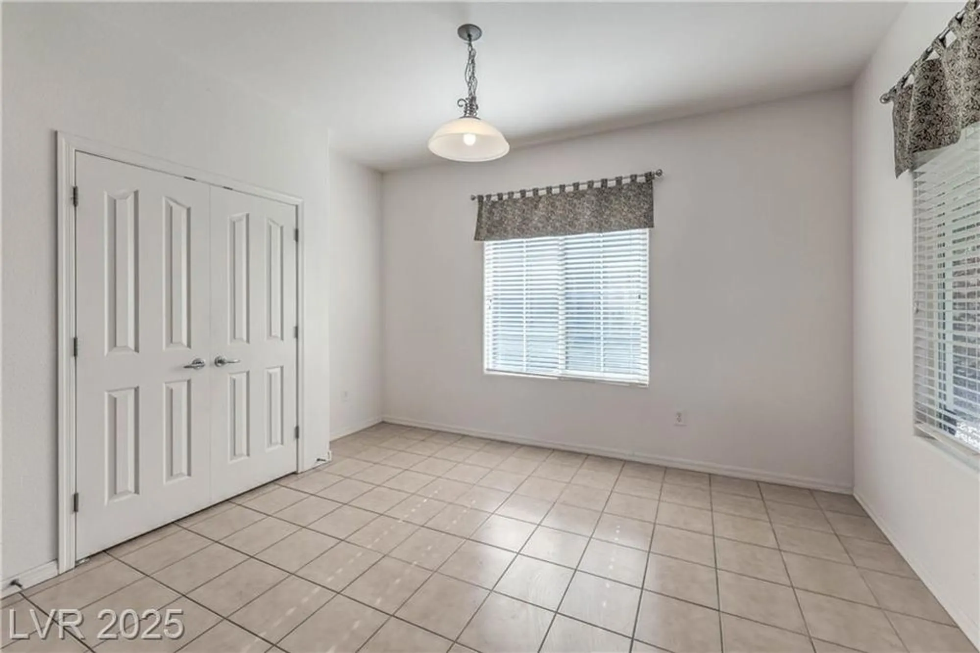 Property Slideshow image 21 of 52 | 2175 waterton rivers dr, Henderson, NV, 89044