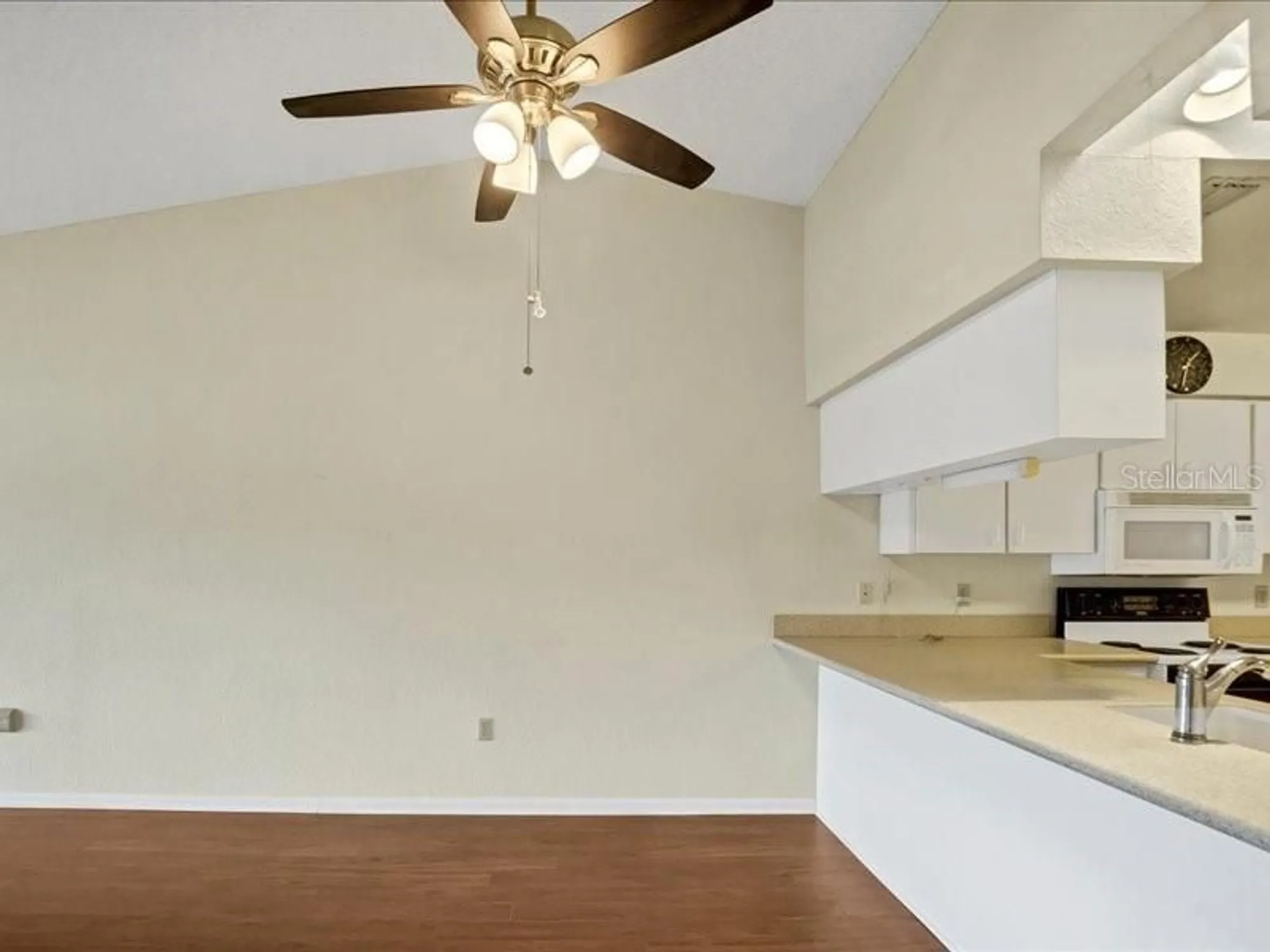Property Slideshow image 8 of 36 | 1585 oakview cir, Winter Haven, FL, 33880