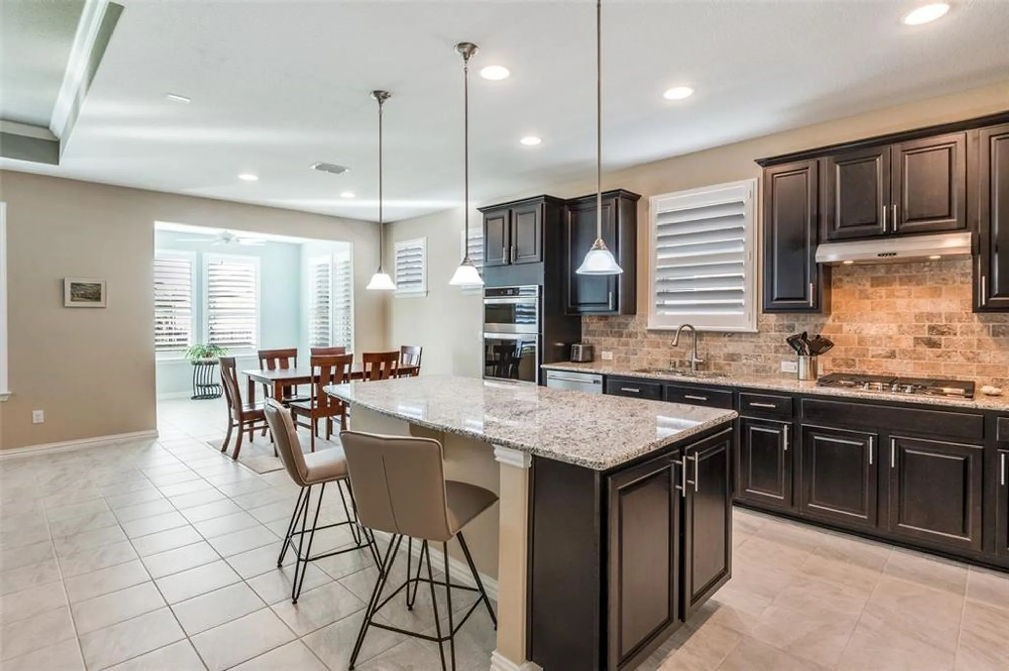 Property Slideshow image 9 of 25 | 1845 plantation crest dr, Frisco, TX, 75036