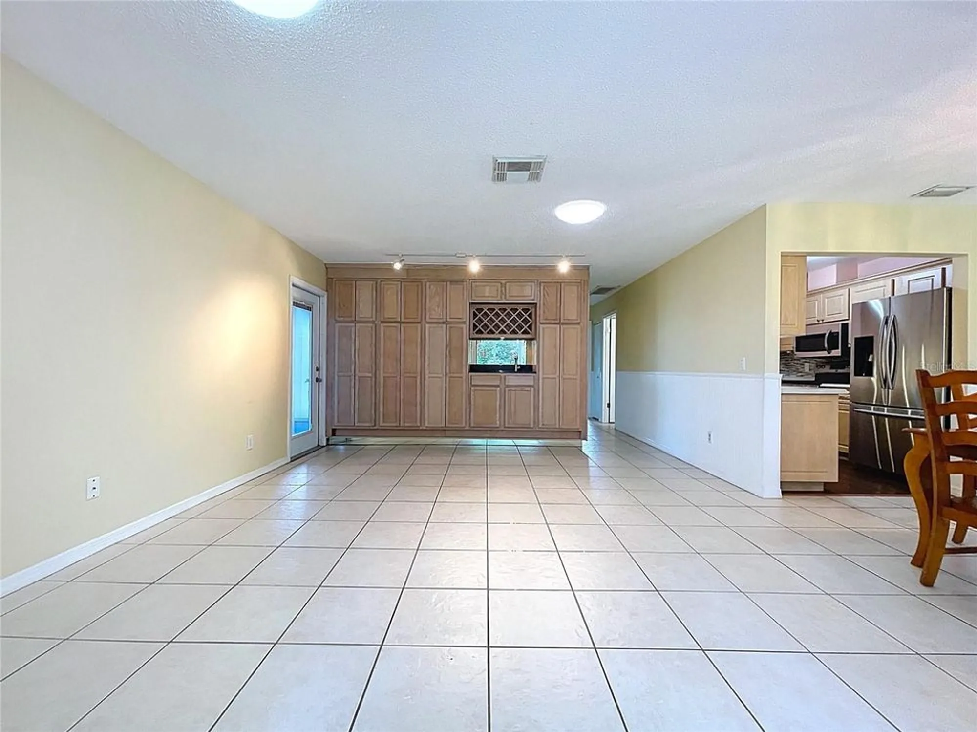 Property Slideshow image 8 of 67 | 505 foxglove cir b, Sun City Center, FL, 33573