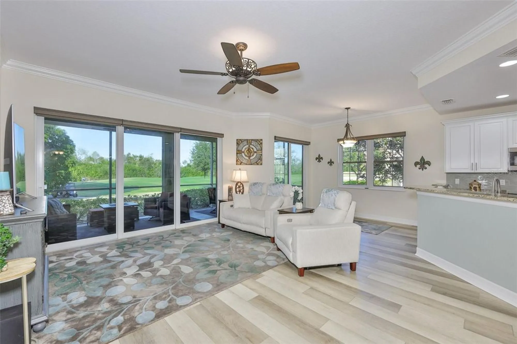 Property Slideshow image 13 of 56 | 1417 emerald dunes dr, Sun City Center, FL, 33573