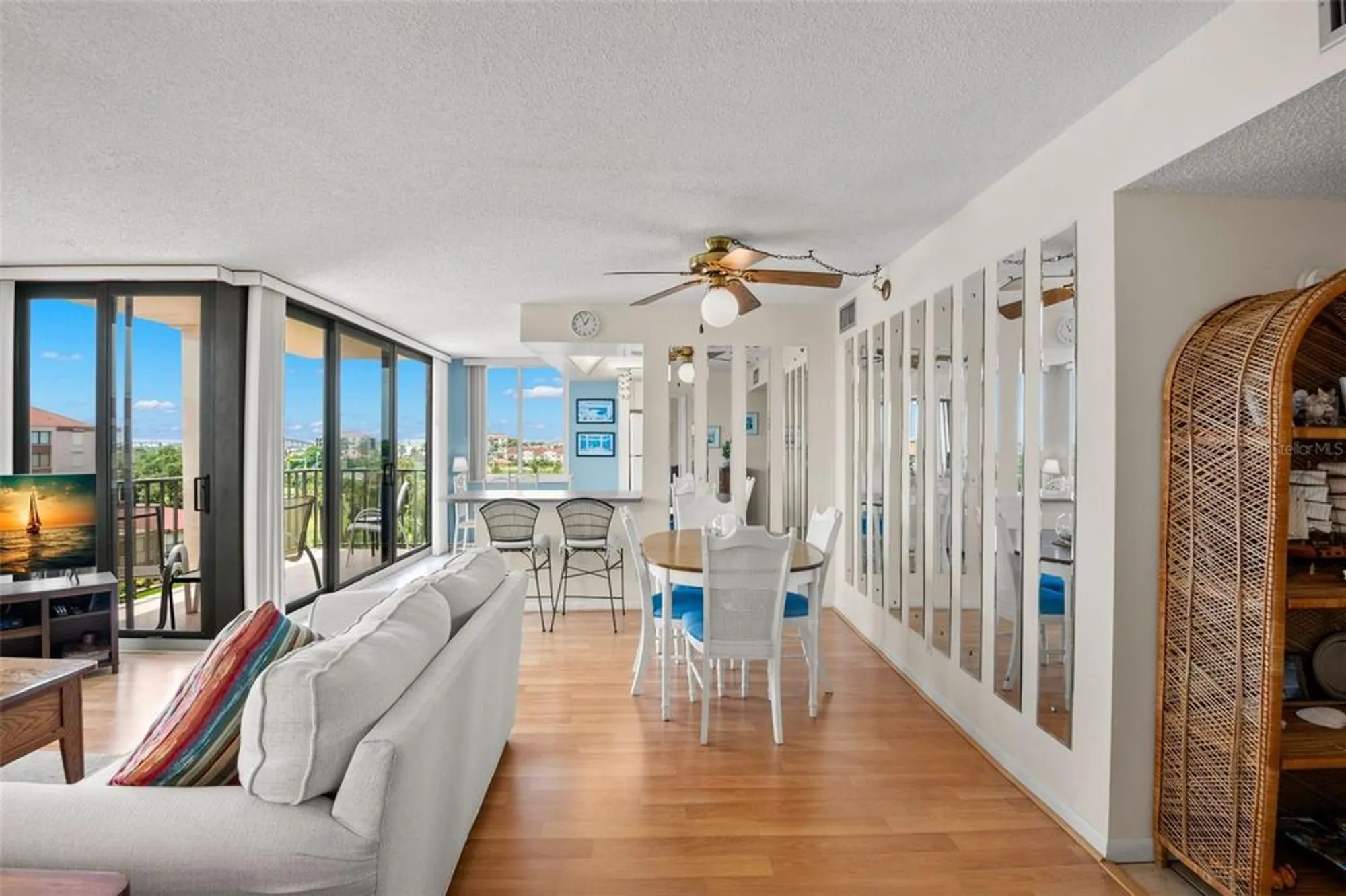 Property Slideshow image 4 of 43 | 6219 palma del mar blvd s apt 606, Saint Petersburg, FL, 33715