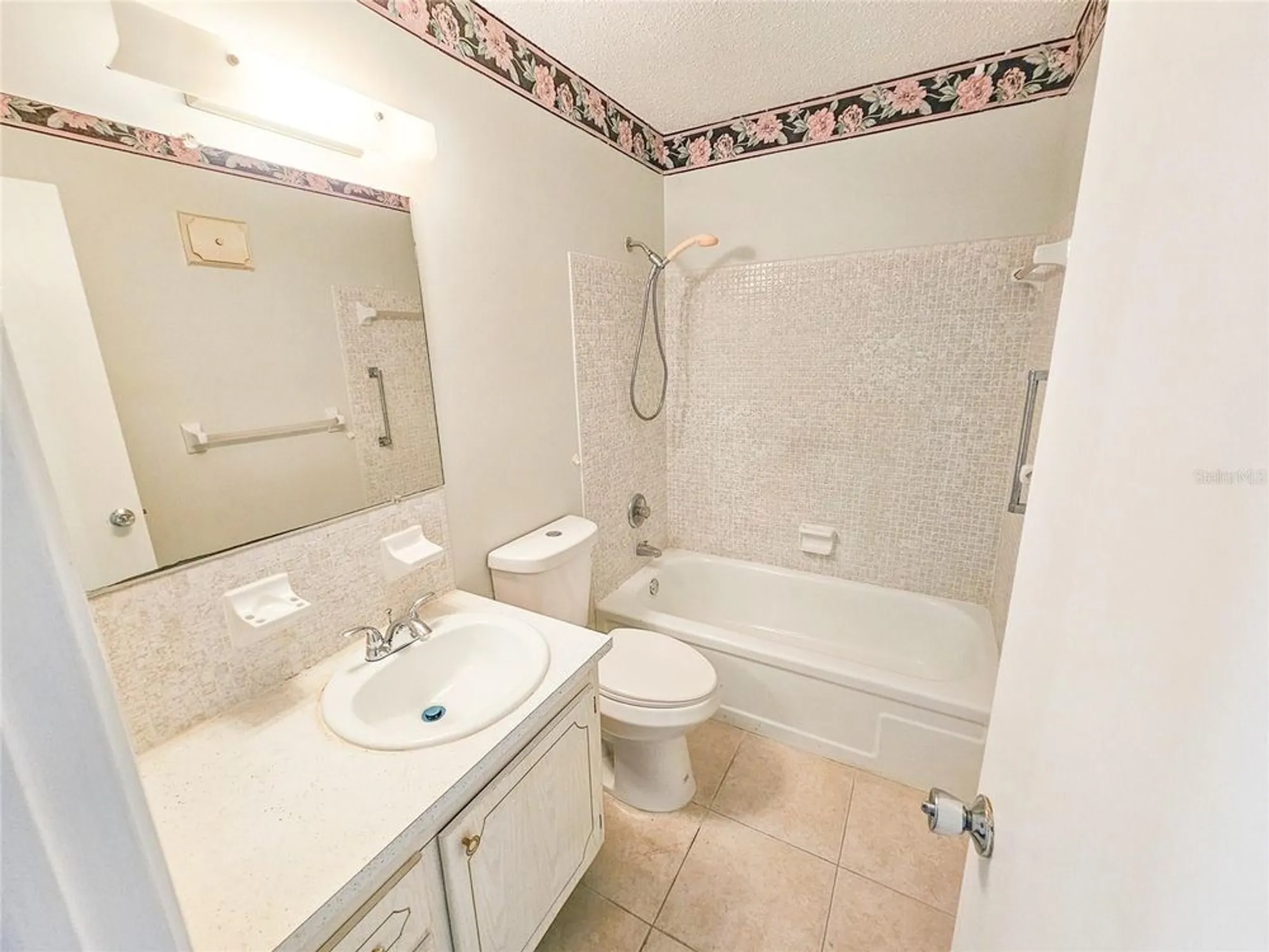 Property Slideshow image 15 of 30 | 3128 59th st 204, Gulfport, FL, 33707