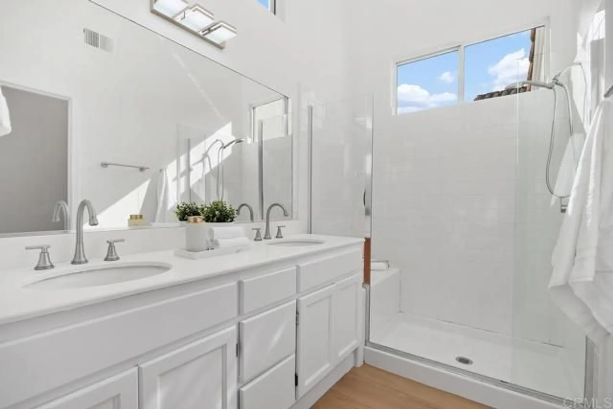 Property Slideshow image 20 of 52 | 4888 thebes way, Oceanside, CA, 92056