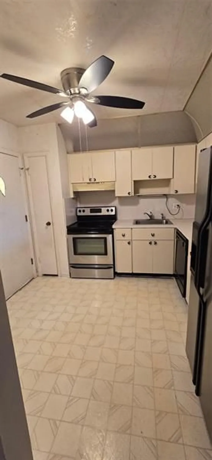 Property Slideshow image 9 of 26 | 4880 nw 22nd st 309, Lauderhill, FL, 33313