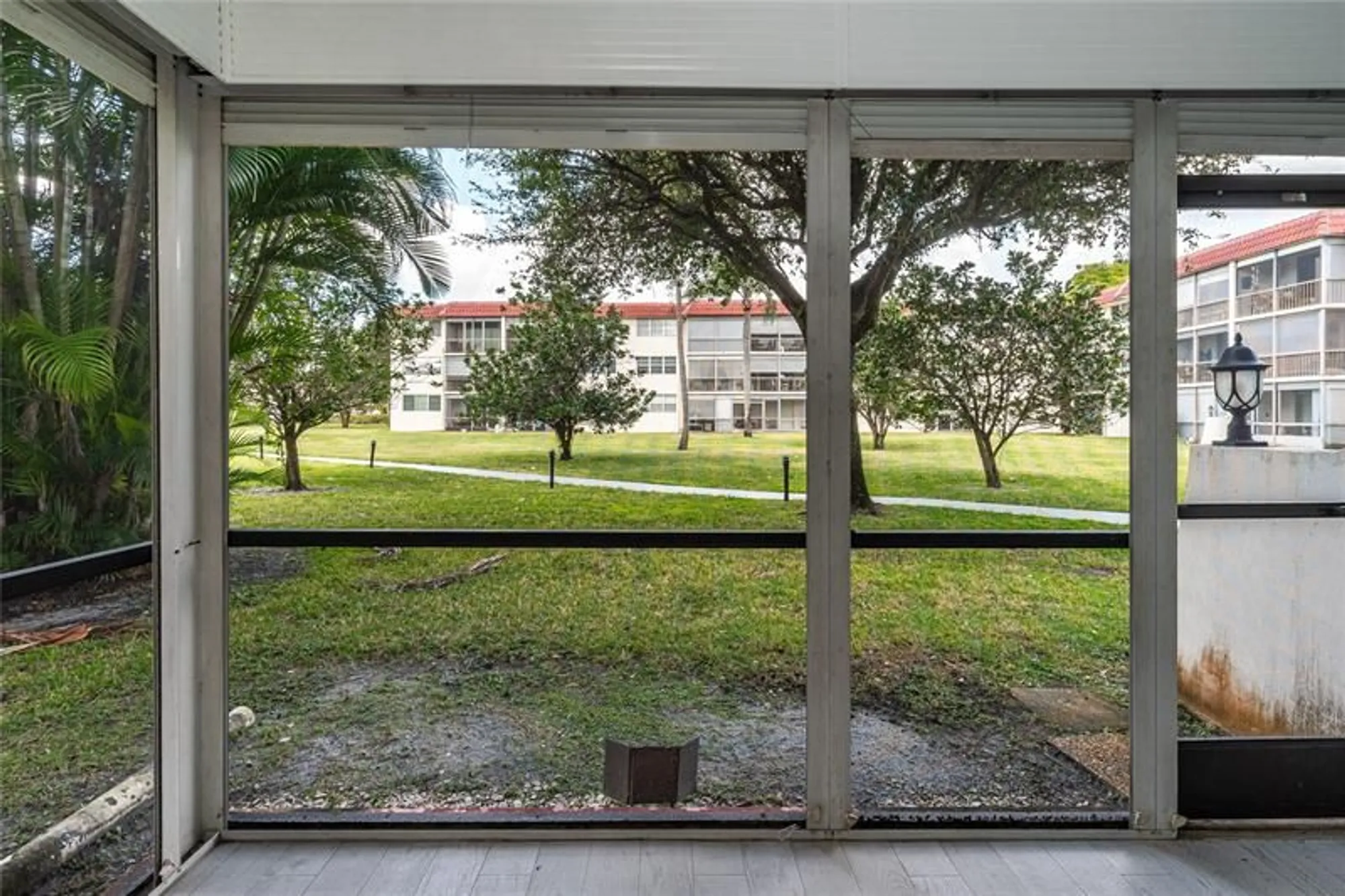 Property Slideshow image 20 of 63 | 9523 s hollybrook lake dr 102, Pembroke Pines, FL, 33025