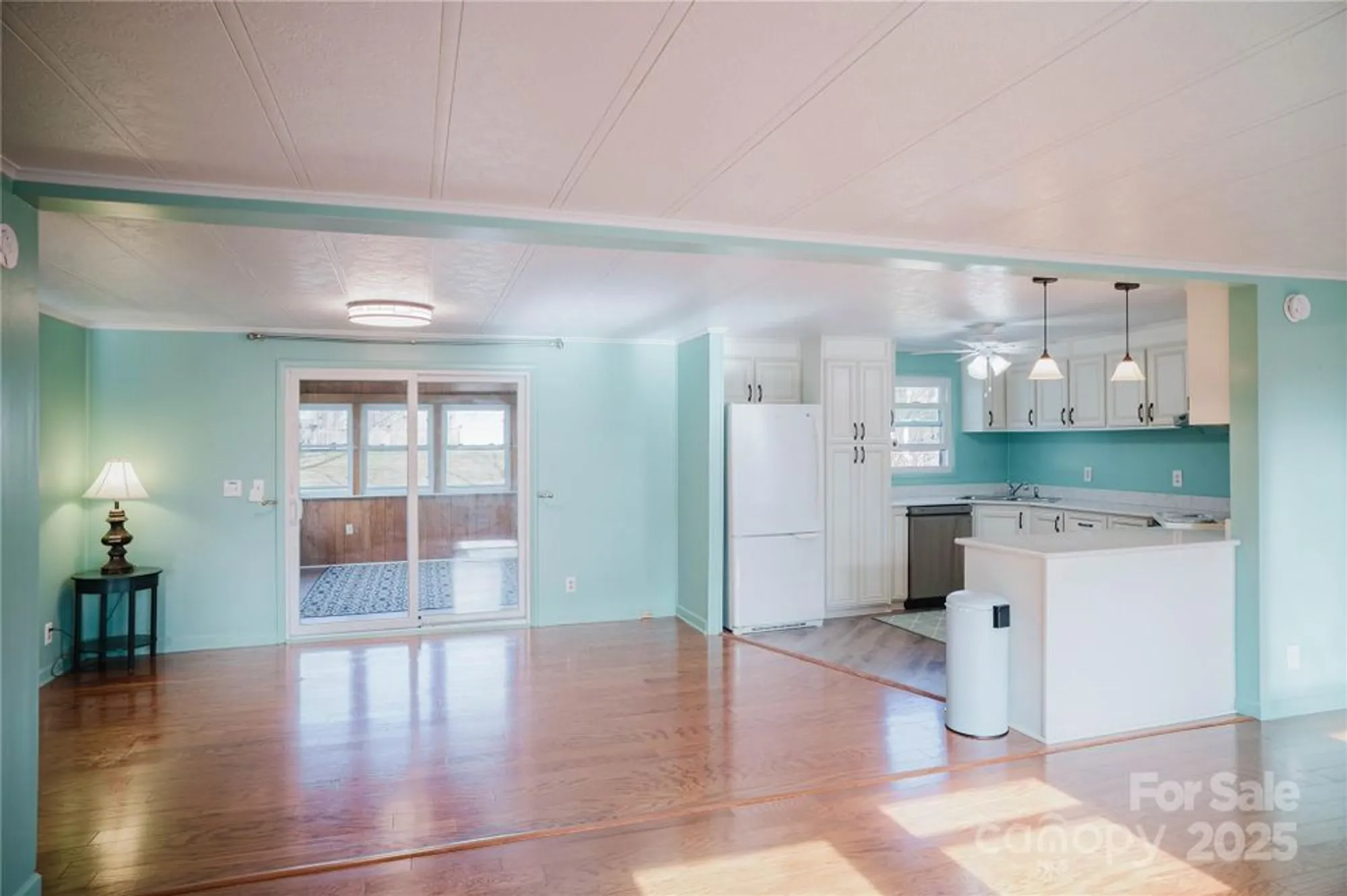 Property Slideshow image 12 of 34 | 402 deerfield ct, Hendersonville, NC, 28792