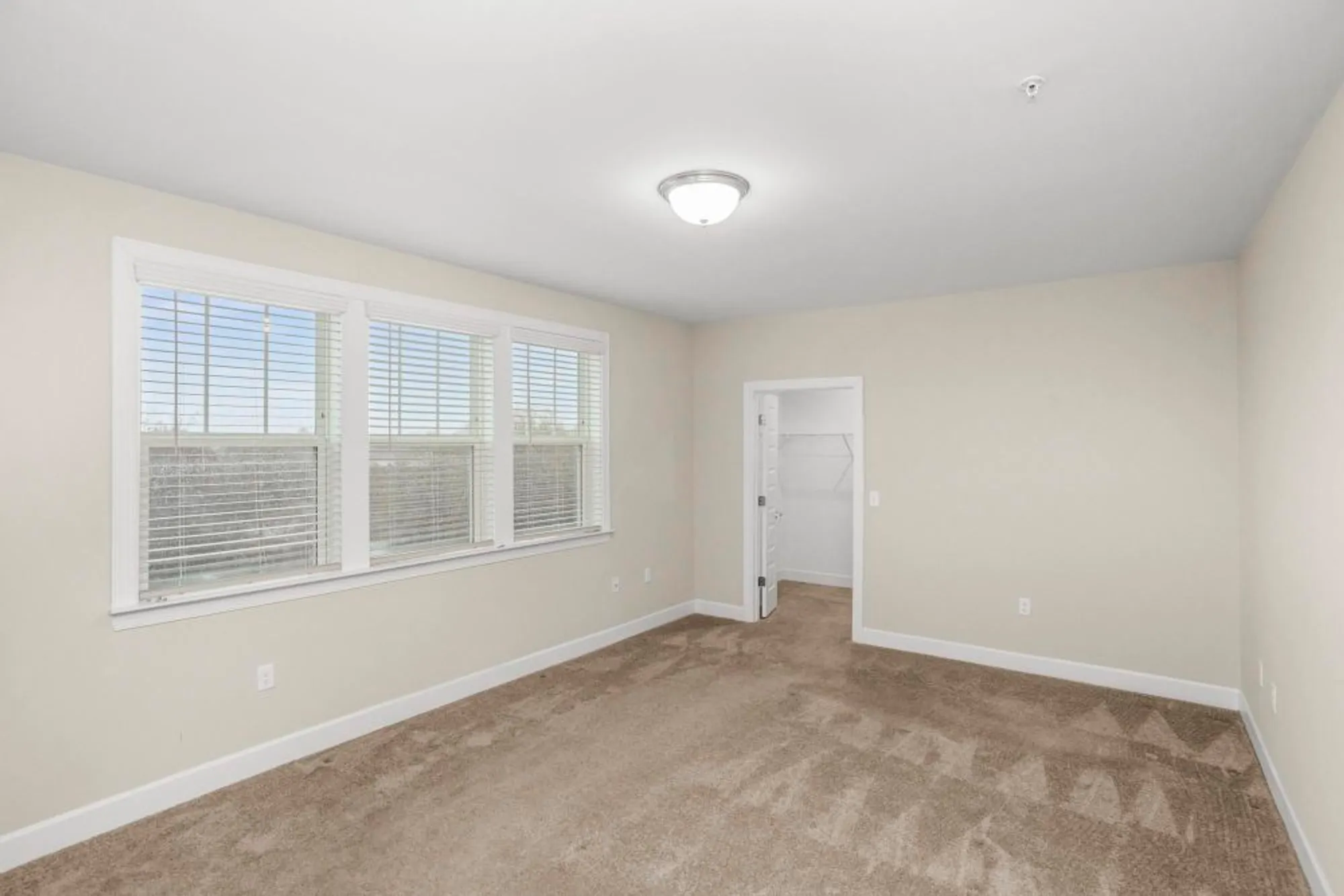 Property Slideshow image 14 of 60 | 141 saundersville rd apt 1402, Hendersonville, TN, 37075