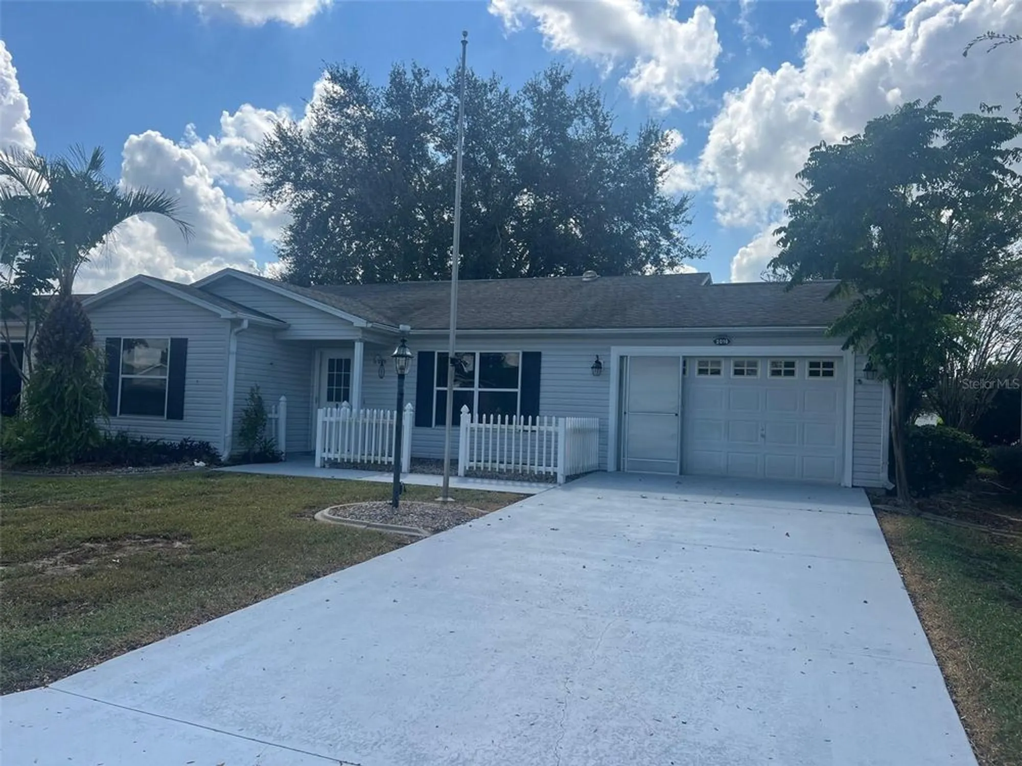 Property Slideshow image 1 of 5 | 2016 cordero ct, The Villages, FL, 32159