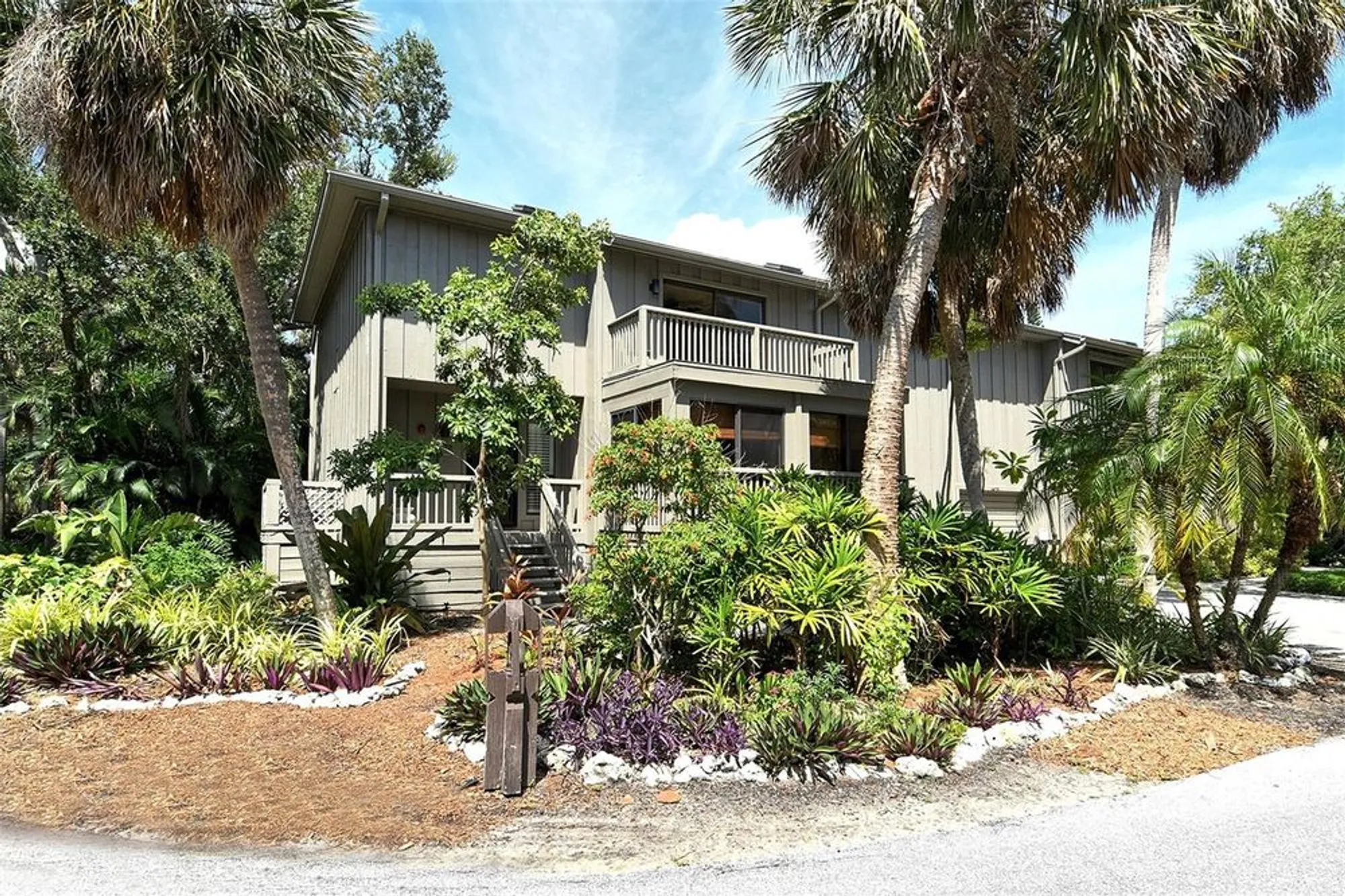 Property Slideshow image 2 of 84 | 1473 landings cir # 44, Sarasota, FL, 34231