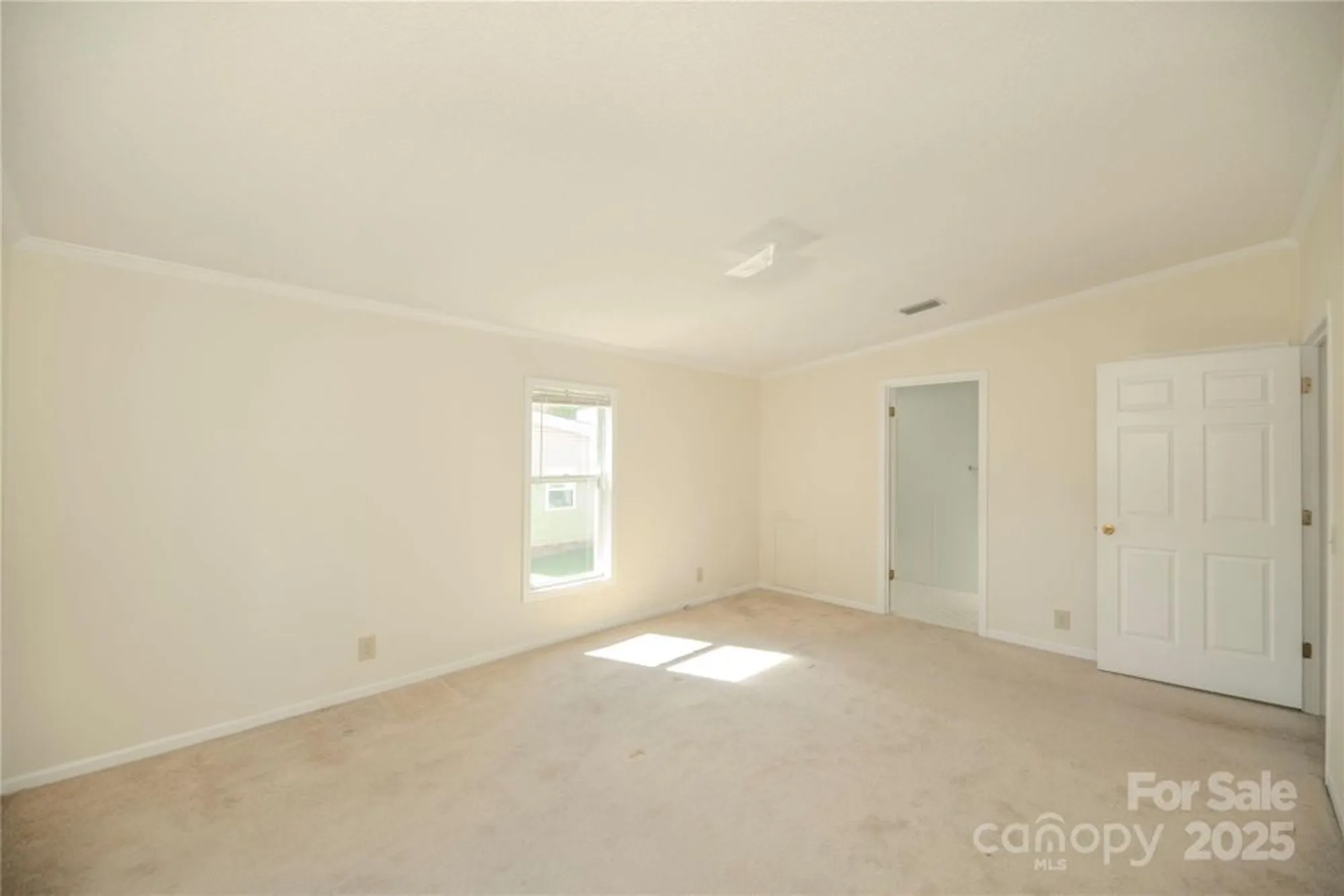 Property Slideshow image 7 of 22 | 14 beechnut dr, Hendersonville, NC, 28739