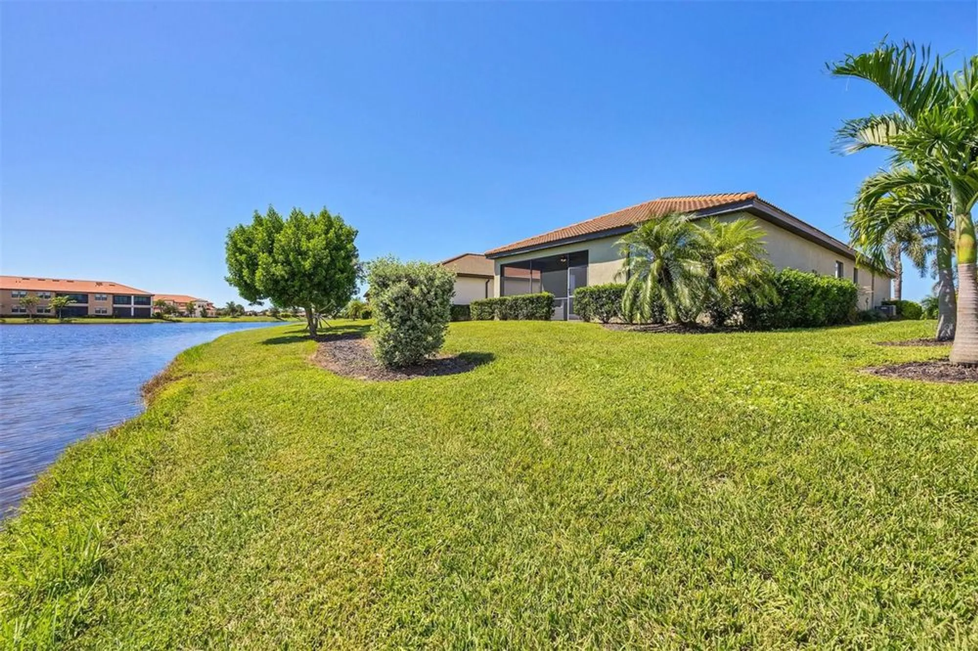 Property Slideshow image 34 of 61 | 10097 cozy grove dr, Venice, FL, 34293