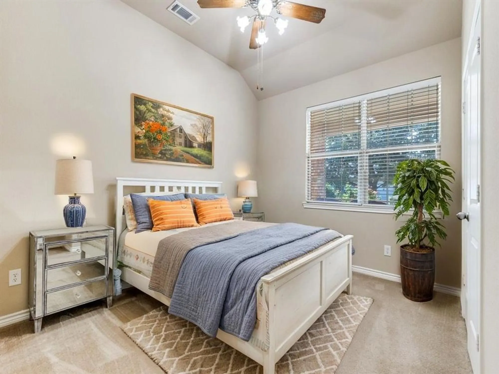Property Slideshow image 14 of 32 | 1308 isabella ln, Savannah, TX, 76227