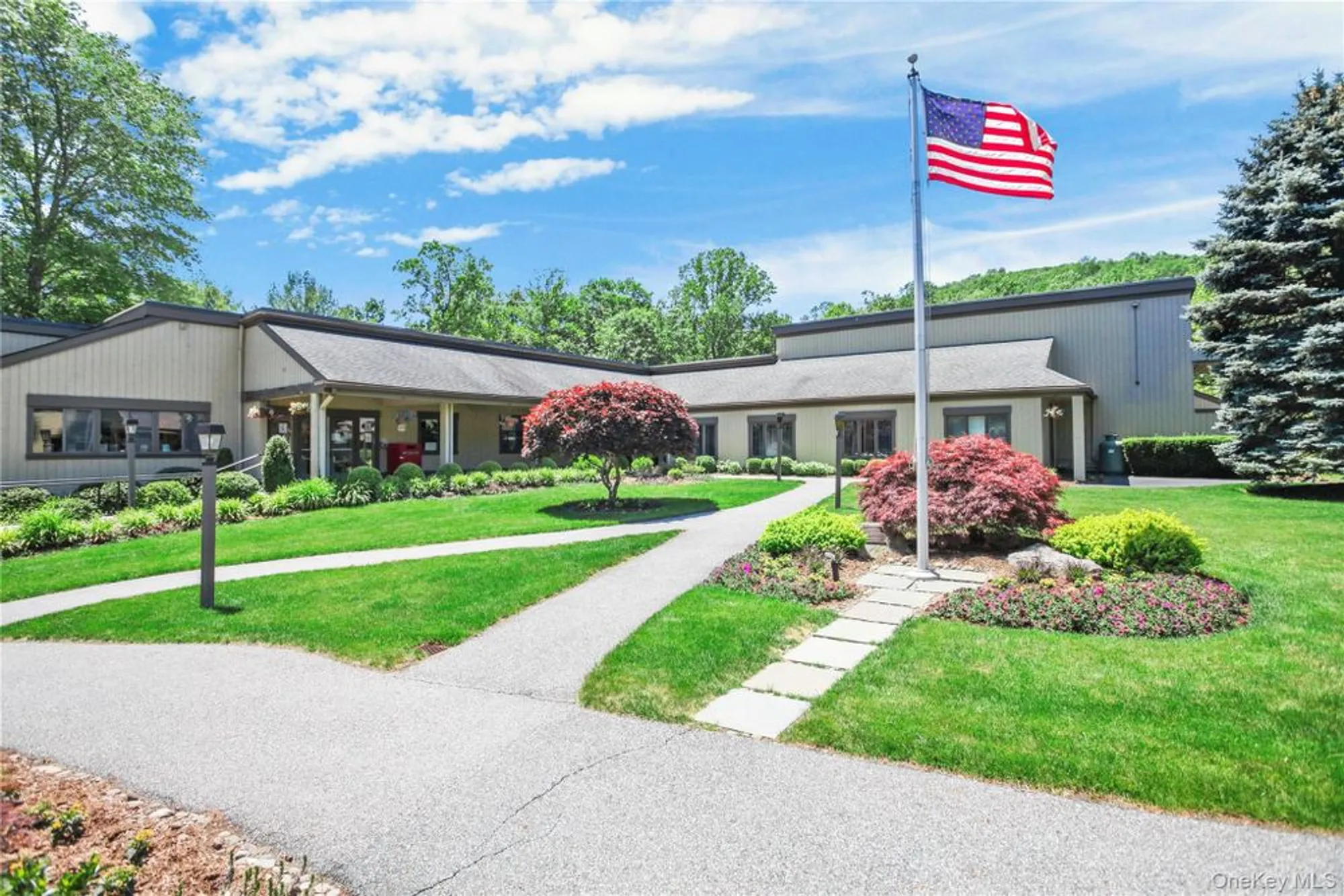 Property Slideshow image 5 of 11 | 882 heritage hls b, Somers, NY, 10589