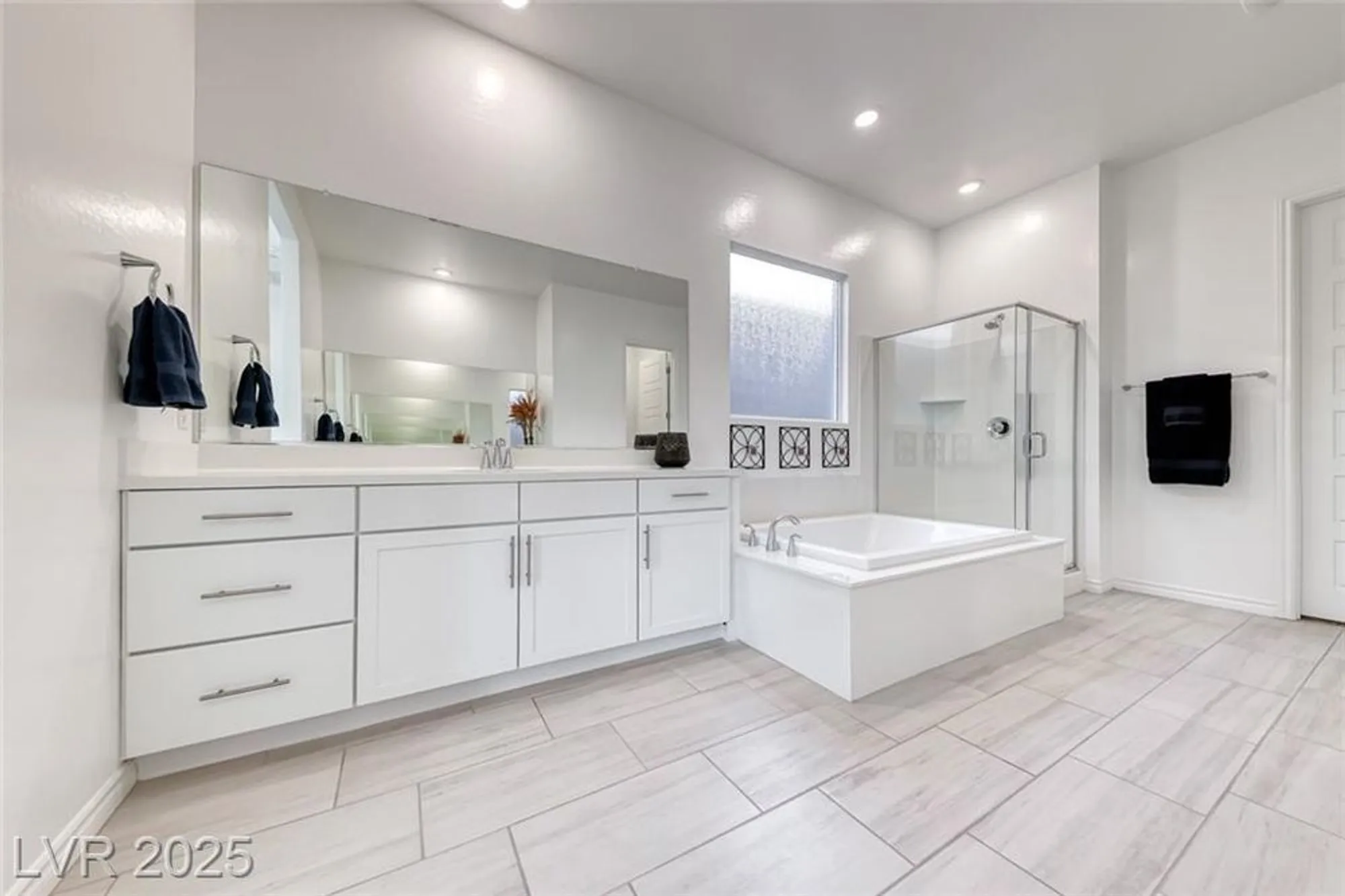 Property Slideshow image 32 of 65 | 141 juliette pointe ln, Henderson, NV, 89011