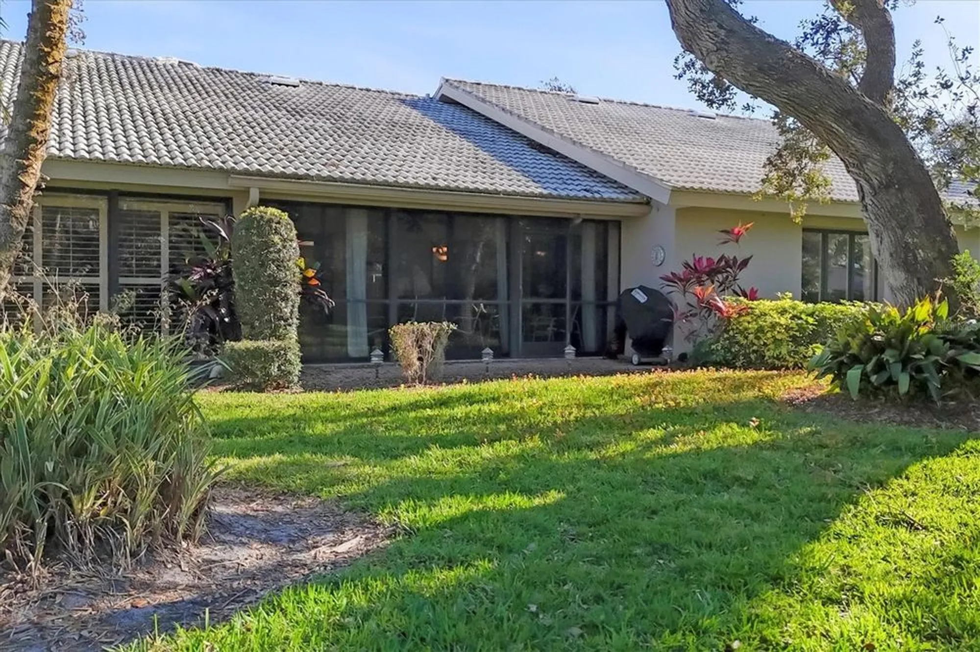 Property Slideshow image 31 of 59 | 3825 wilshire cir 1, Sarasota, FL, 34238