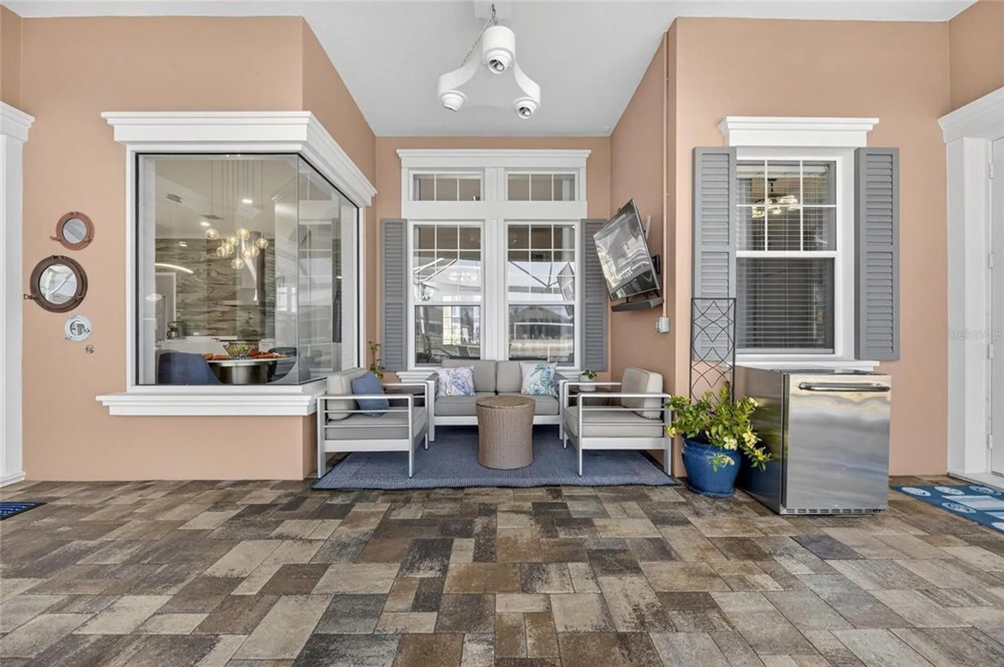 Property Slideshow image 72 of 99 | 719 islebay dr, Apollo Beach, FL, 33572