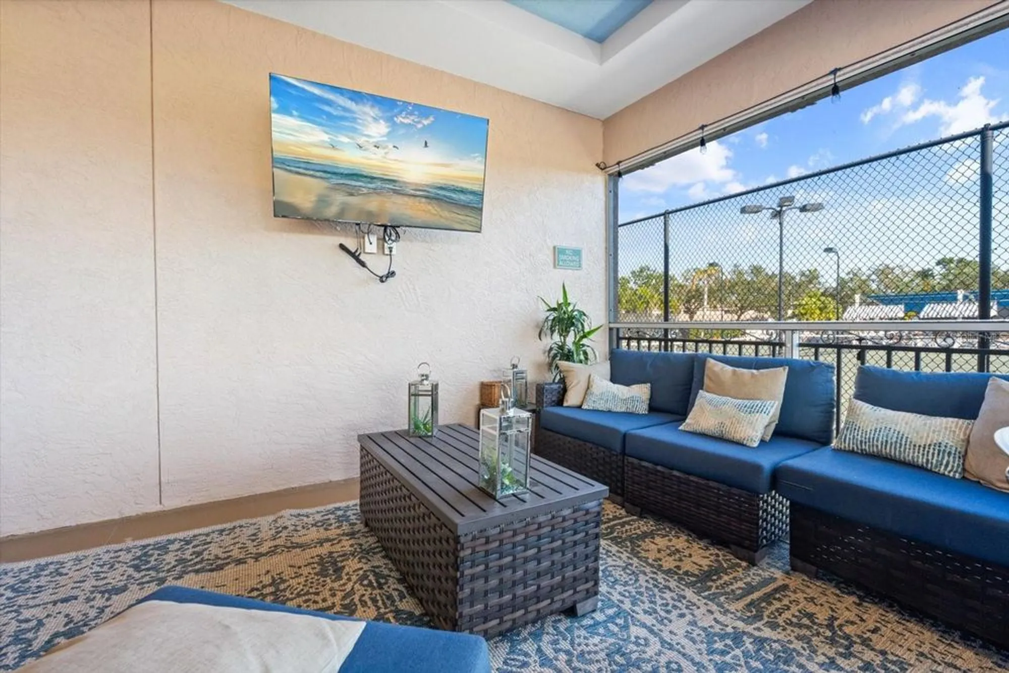 Property Slideshow image 36 of 67 | 6908 drewrys blf apt 711, Bradenton, FL, 34203
