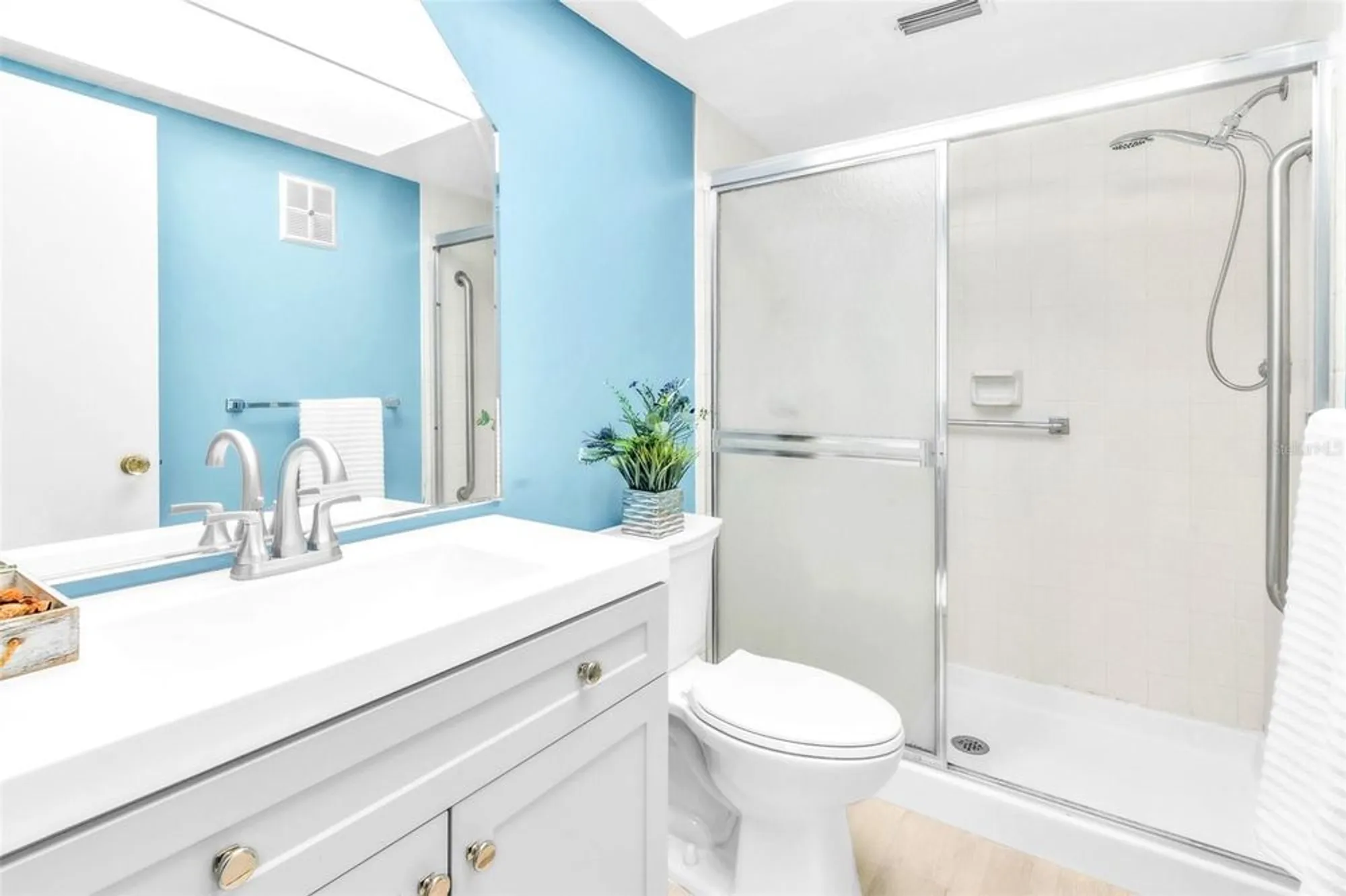 Property Slideshow image 23 of 32 | 2241 shelly dr d, Palm Harbor, FL, 34684