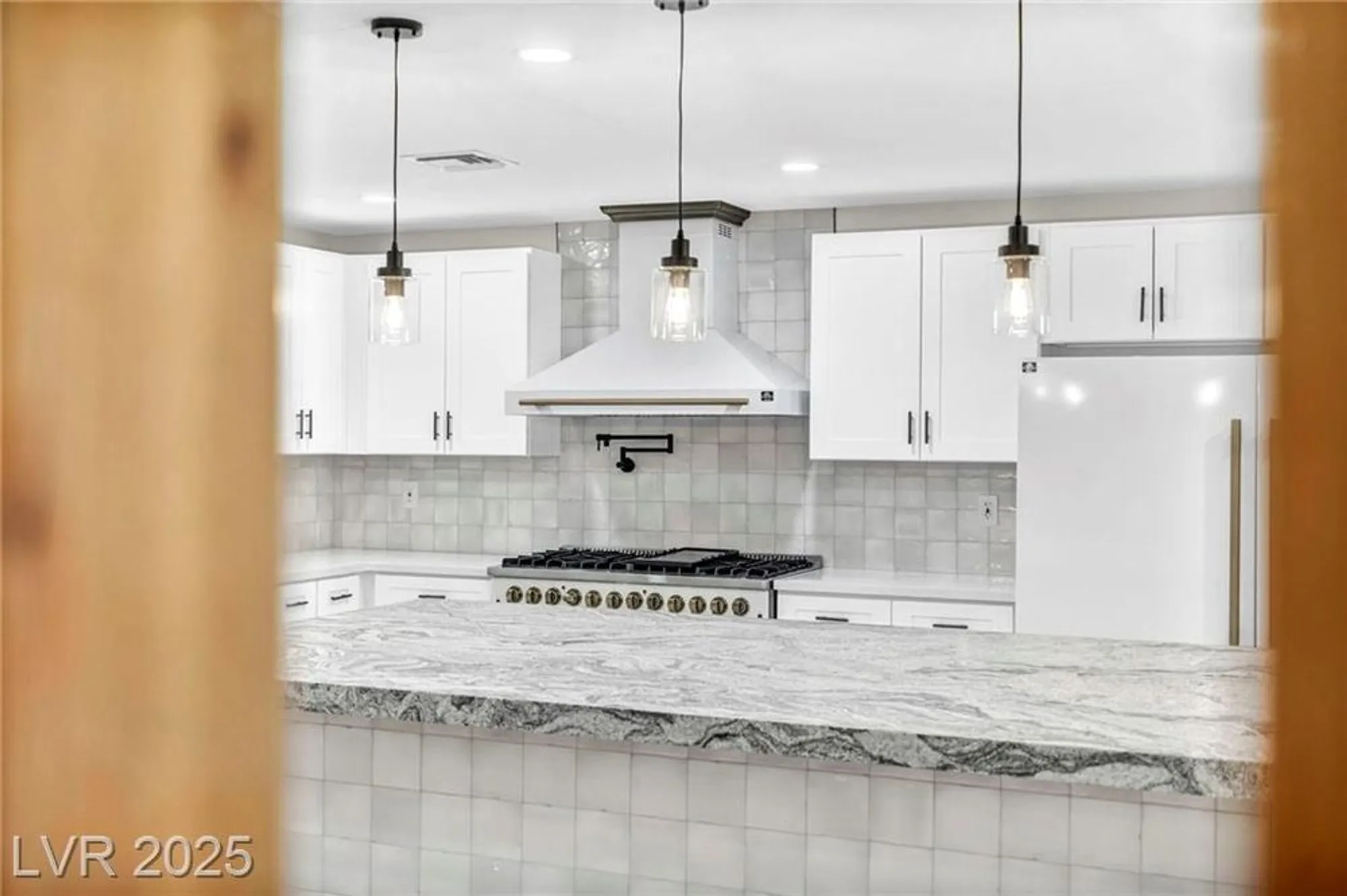 Property Slideshow image 32 of 70 | 2920 crown ridge dr, Las Vegas, NV, 89134