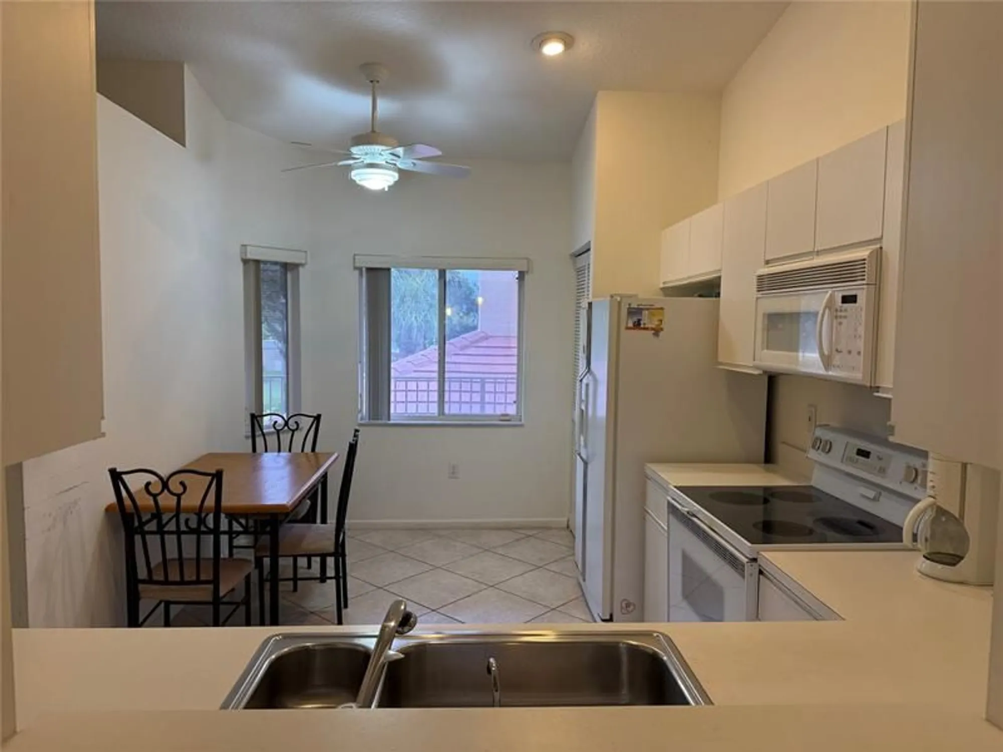 Property Slideshow image 5 of 41 | 5914 regal glen dr 205, Boynton Beach, FL, 33437