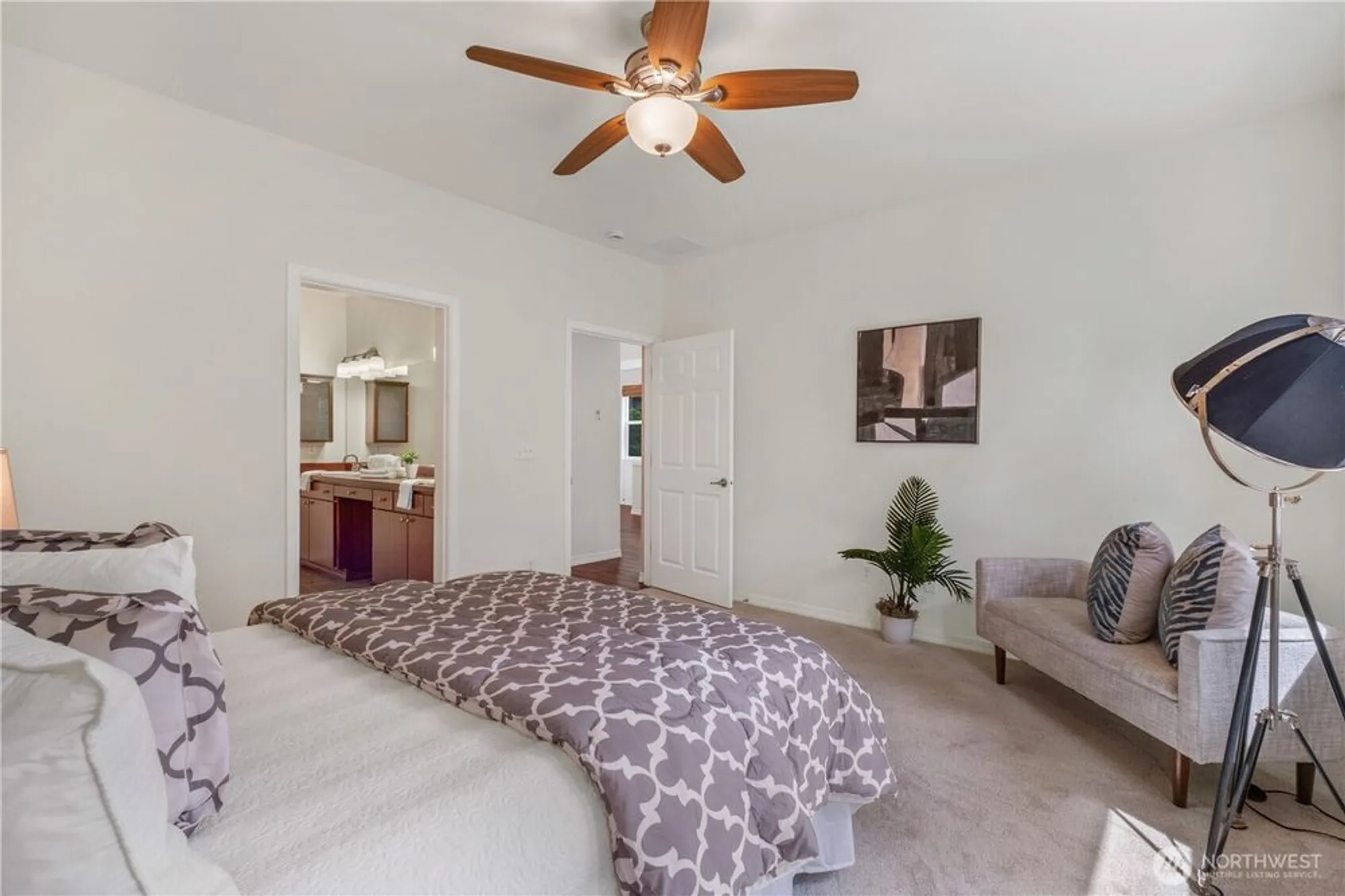 Property Slideshow image 11 of 32 | 24239 ne 130th pl, Redmond, WA, 98053