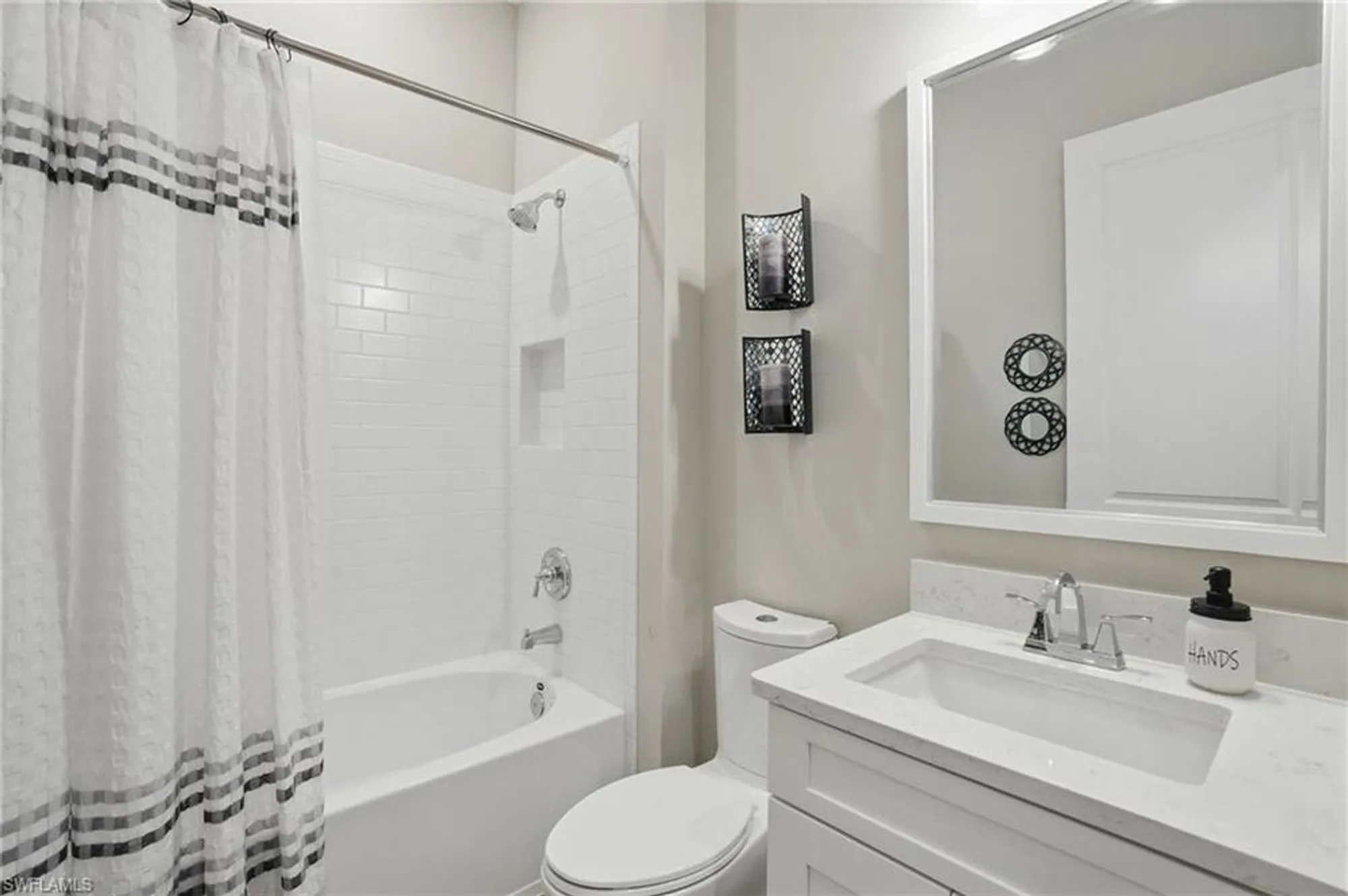 Property Slideshow image 28 of 50 | 17467 caravita ln, Fort Myers, FL, 33913