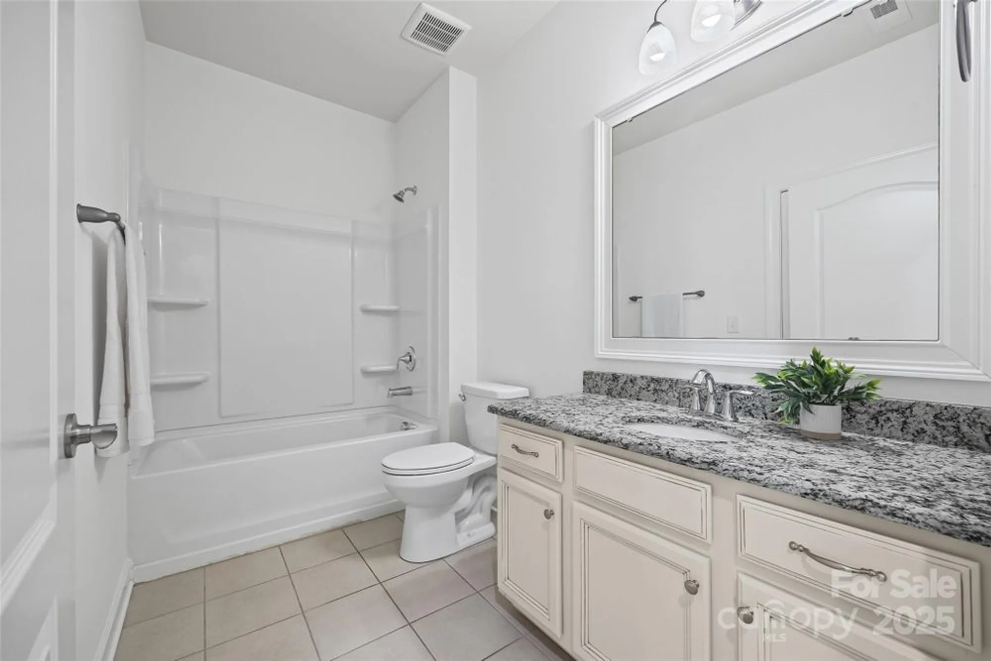 Property Slideshow image 23 of 43 | 3158 arches bluff cir, Lancaster, SC, 29720