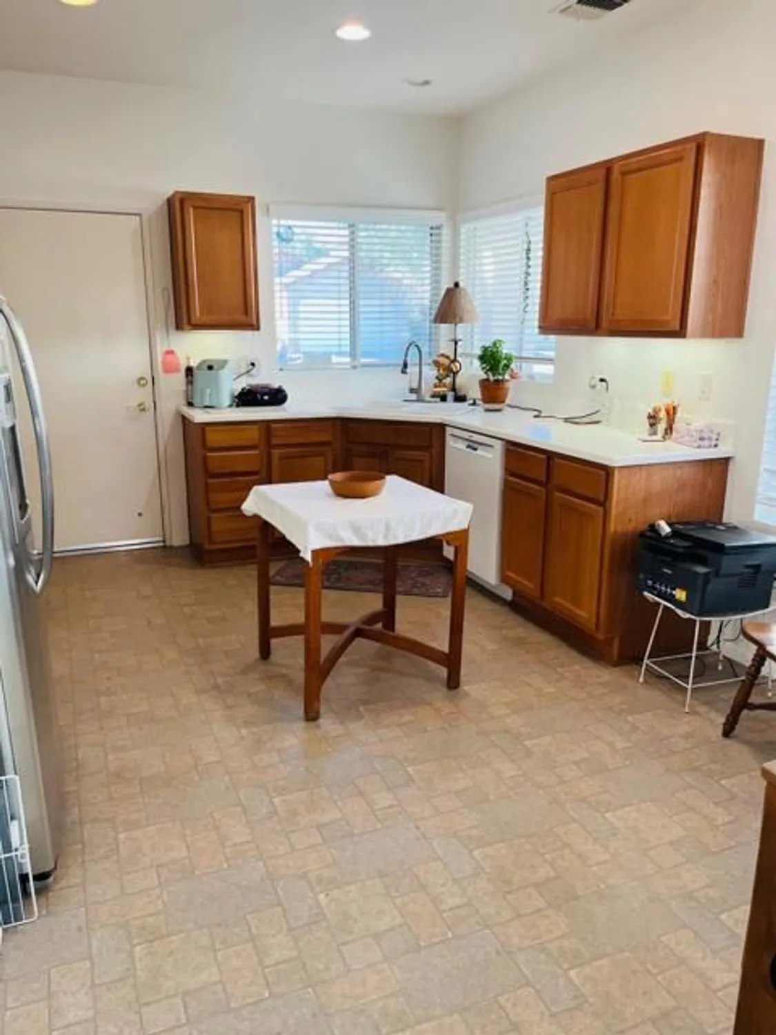 Property Slideshow image 8 of 16 | 78584 glastonbury way, Palm Desert, CA, 92211