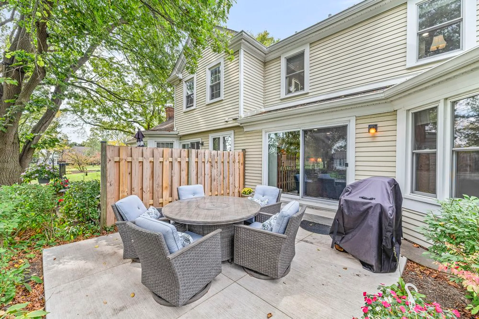 Property Slideshow image 28 of 30 | , Prospect Heights, IL, 60070