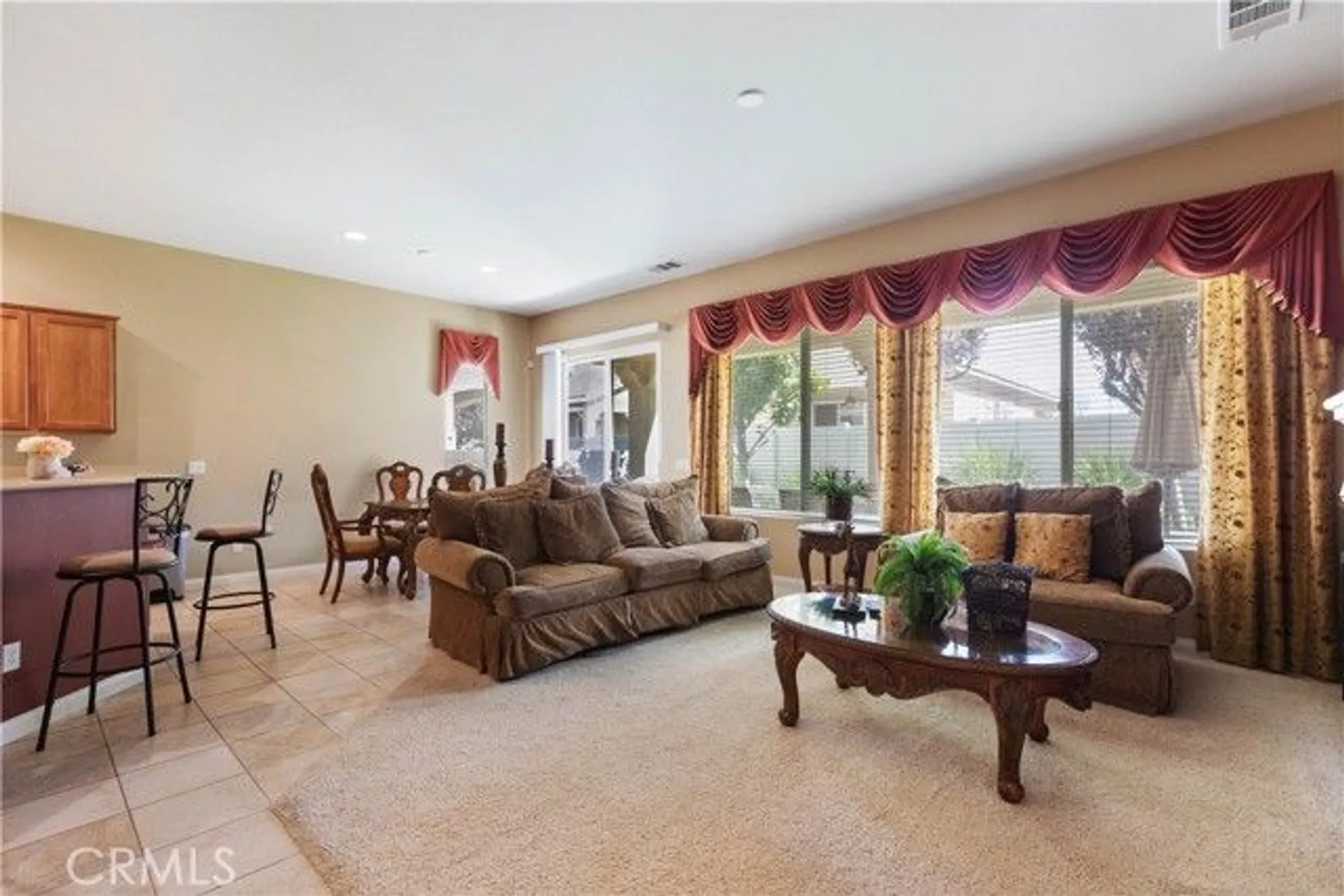 Property Slideshow image 12 of 37 | 10041 wilmington ln, Apple Valley, CA, 92308