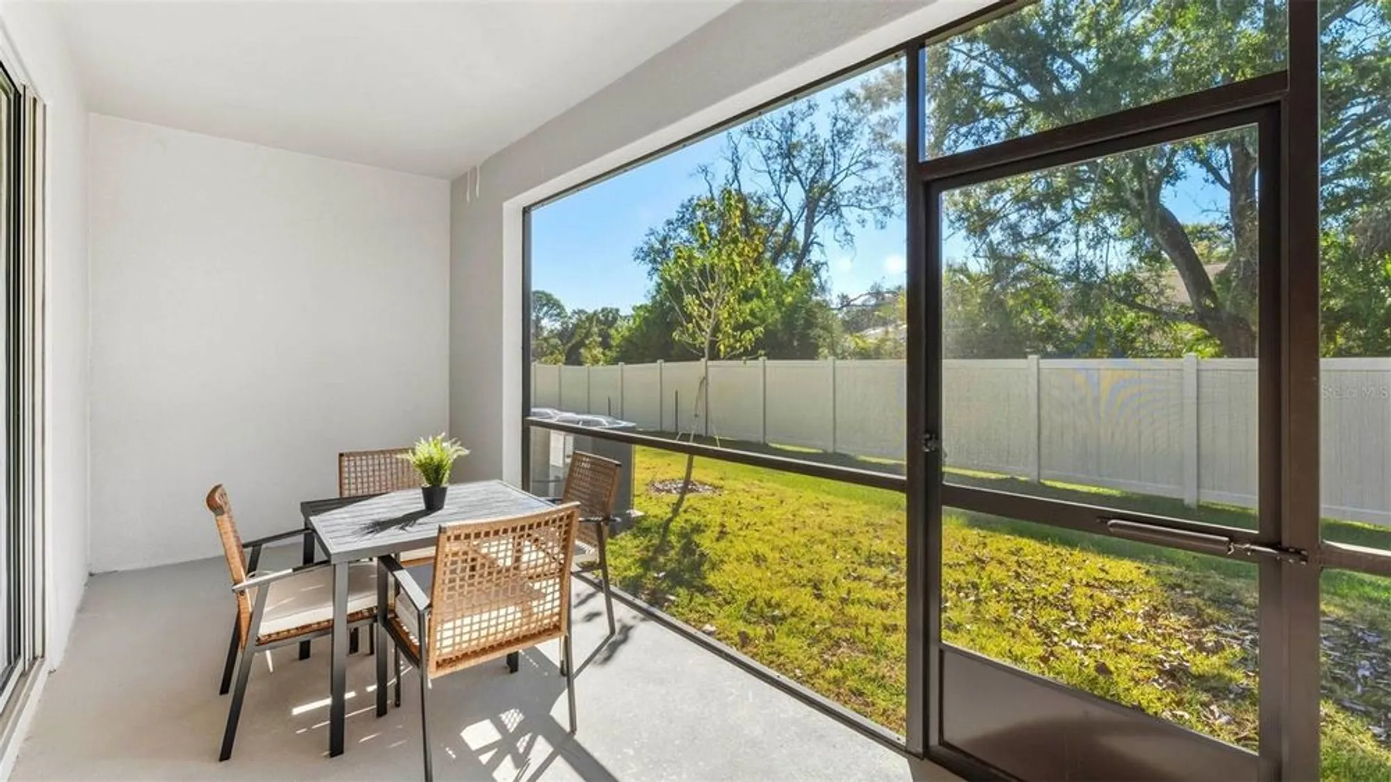 Property Slideshow image 18 of 19 | 1639 bay rd, Sarasota, FL, 34239