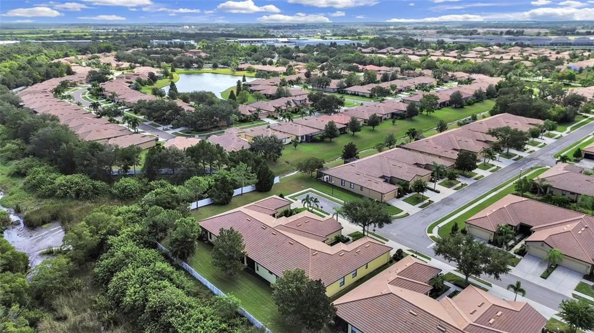 Property Slideshow image 95 of 100 | 303 bluewater falls ct, Apollo Beach, FL, 33572