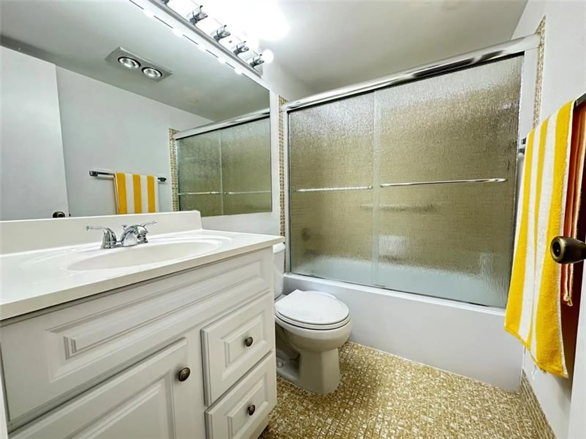 Property Slideshow image 13 of 66 | 23 lyndhurst a # 23, Deerfield Beach, FL, 33442