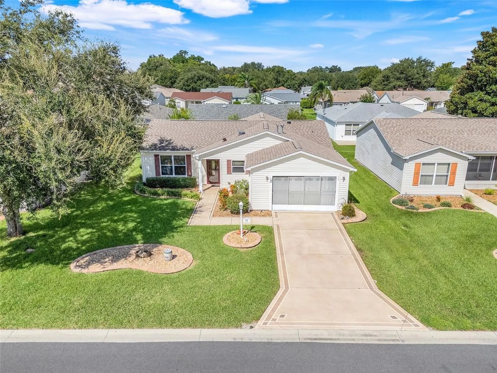 Property Slideshow image 5 of 40 | 870 henderson ln, The Villages, FL, 32162