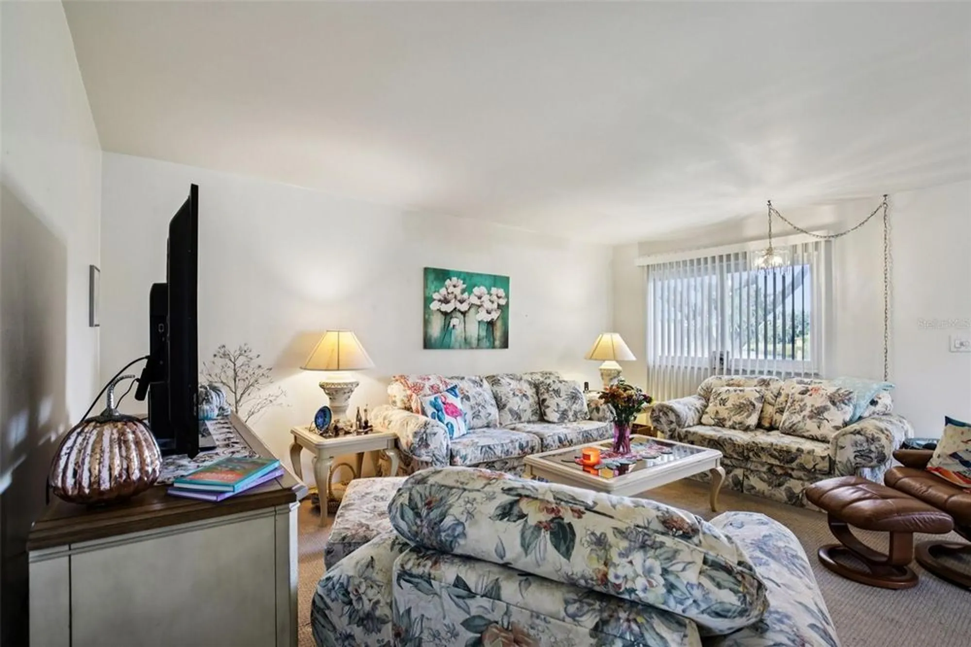 Property Slideshow image 6 of 51 | 201 kings blvd 13, Sun City Center, FL, 33573