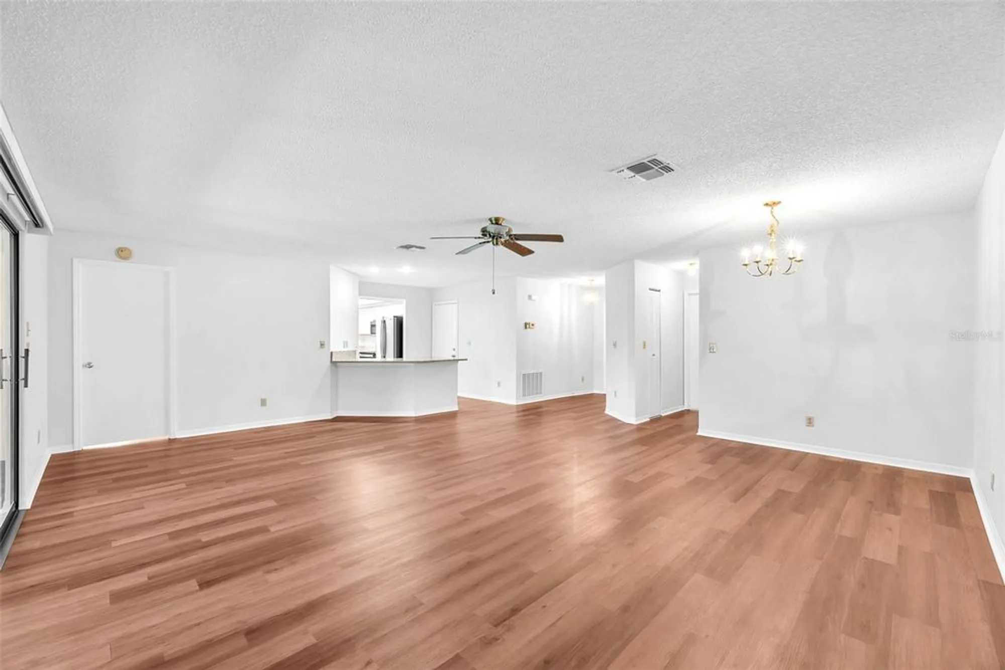 Property Slideshow image 6 of 39 | 904 sun key ct, Sun City Center, FL, 33573